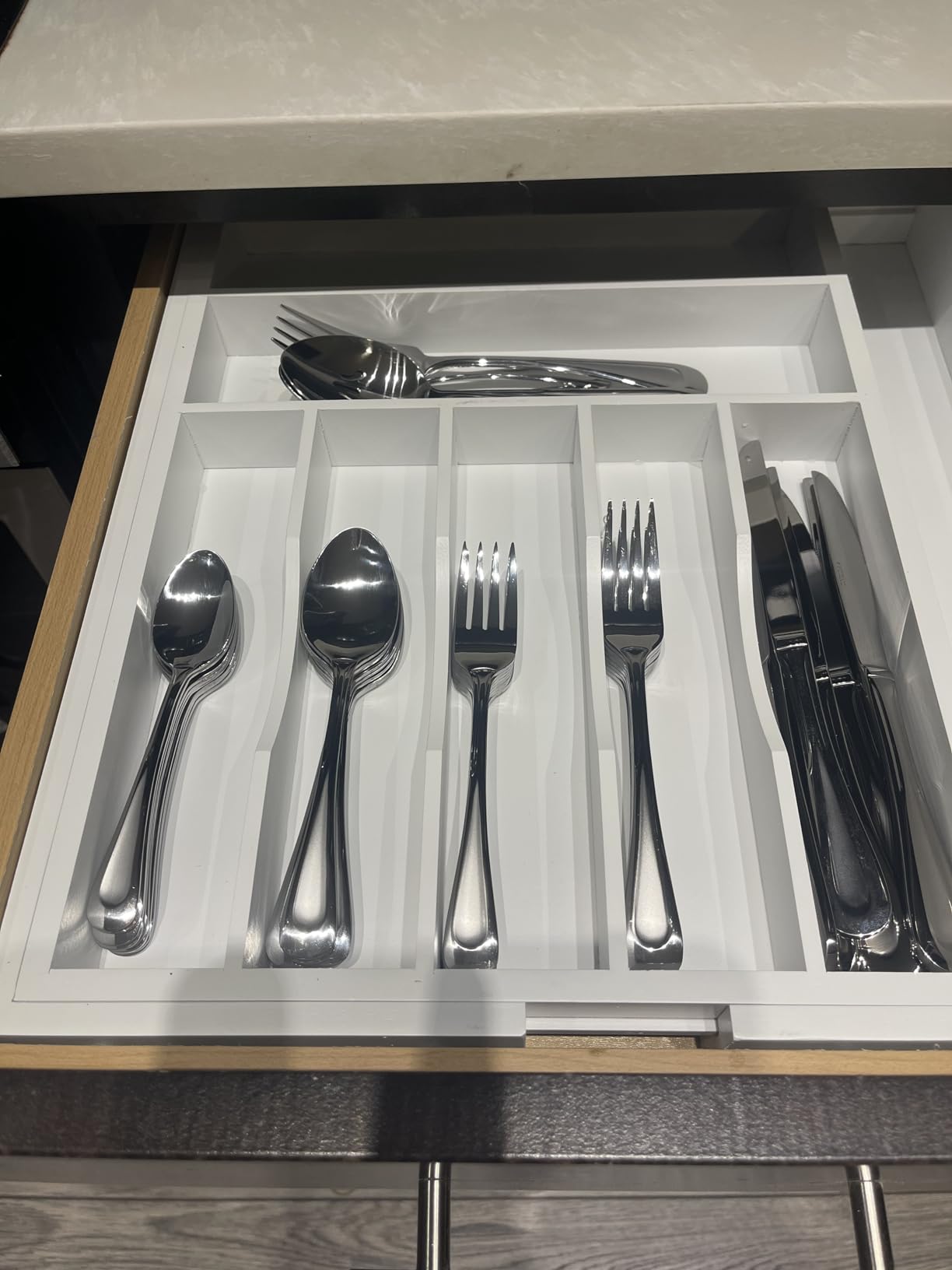 Oneida Silverware Set For 8, Satin Sand Dune 45-Piece Everyday Flatware Set with Serving Utensils, Service For 8, 18/0 Stainless Steel Silverware customer photo 1