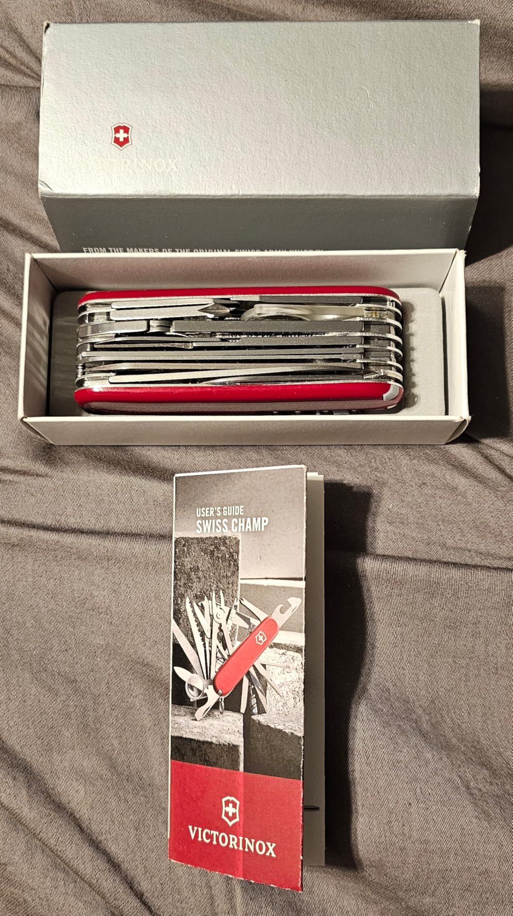 Victorinox Swiss Champ Swiss Army Knife, 33 Functions, Swiss Made Pocket Knife with Large Blade, Screwdriver, Chisel and Combination Pliers - Red customer photo 2
