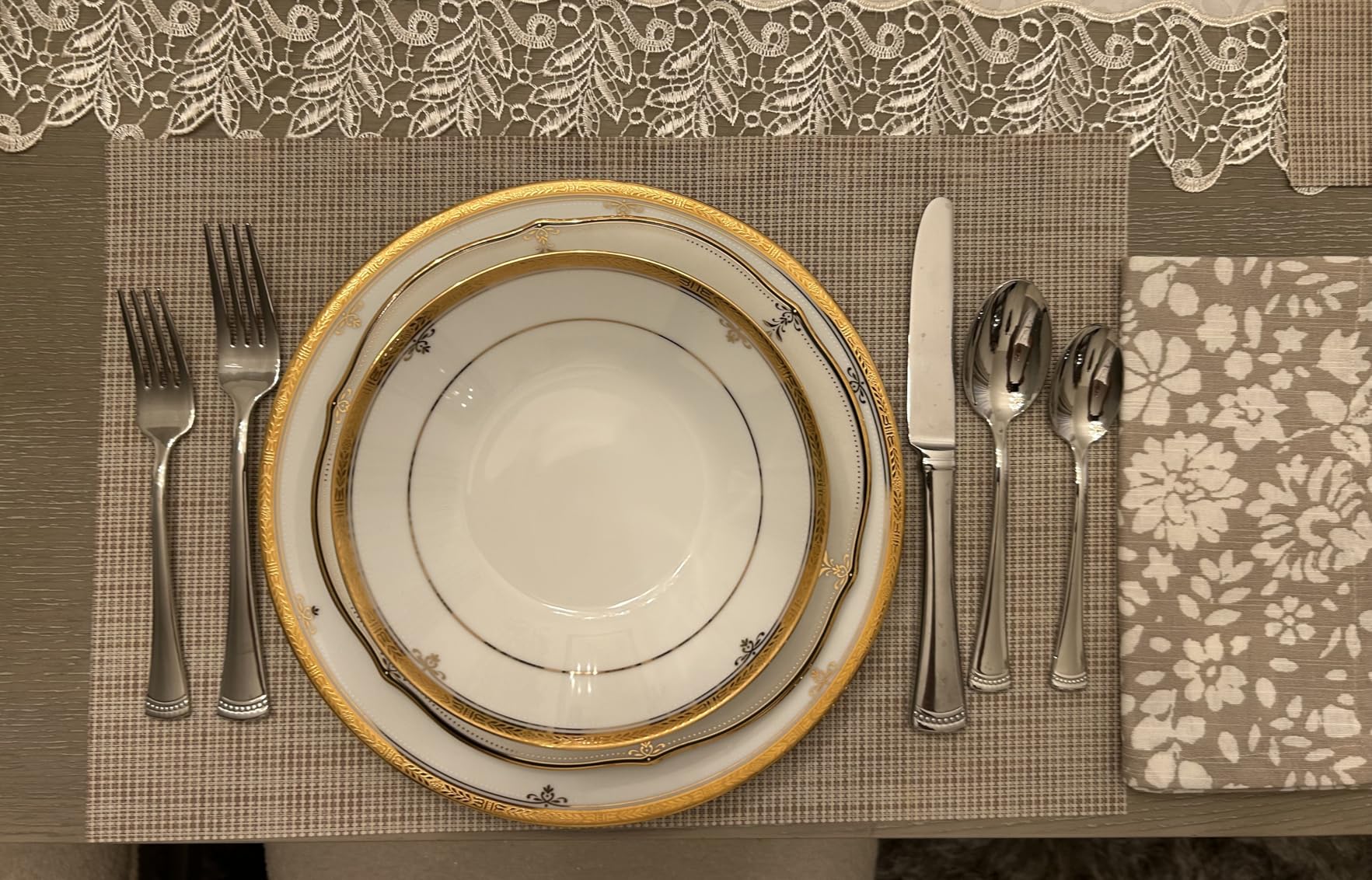 Lenox Silverware Set For 12, Portola 65-Piece Flatware Set with Serving Utensils, Service For 12, 18/10 Stainless Steel Flatware, Dishwasher Safe customer photo 1