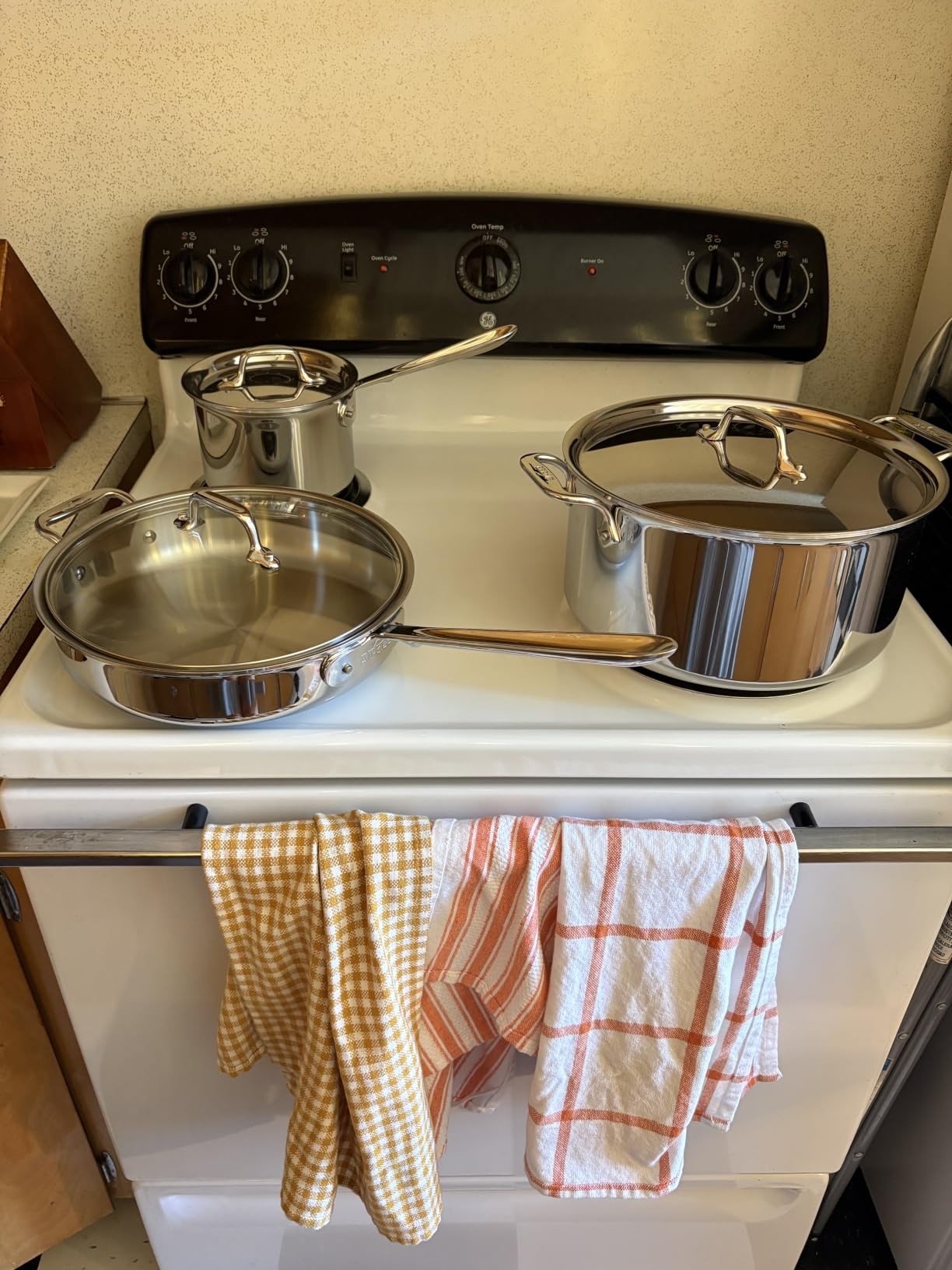All-Clad D3 Stainless Steel 10 Piece Cookware Set - Made in USA - Includes Frying Pans, Saucepan, Saute Pan, Stockpot - Professional Grade - Oven Safe & Induction Compatible customer photo 1