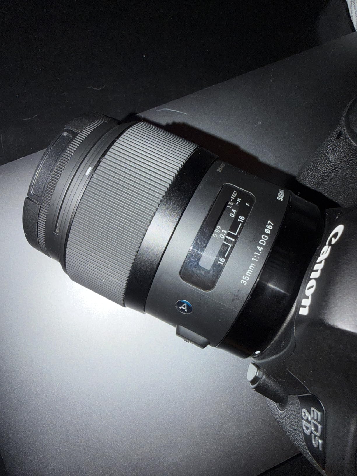 Sigma 35mm F1.4 Art DG HSM Lens for Canon, Black, 3.7 x 3.03 x 3.03 (340101) | 35mm F/1.4 Wide-Angle Prime, Canon Ef Mount, 67mm Filter, 30 Cm Min Focus, Includes Hood Lh730-03 customer photo 1