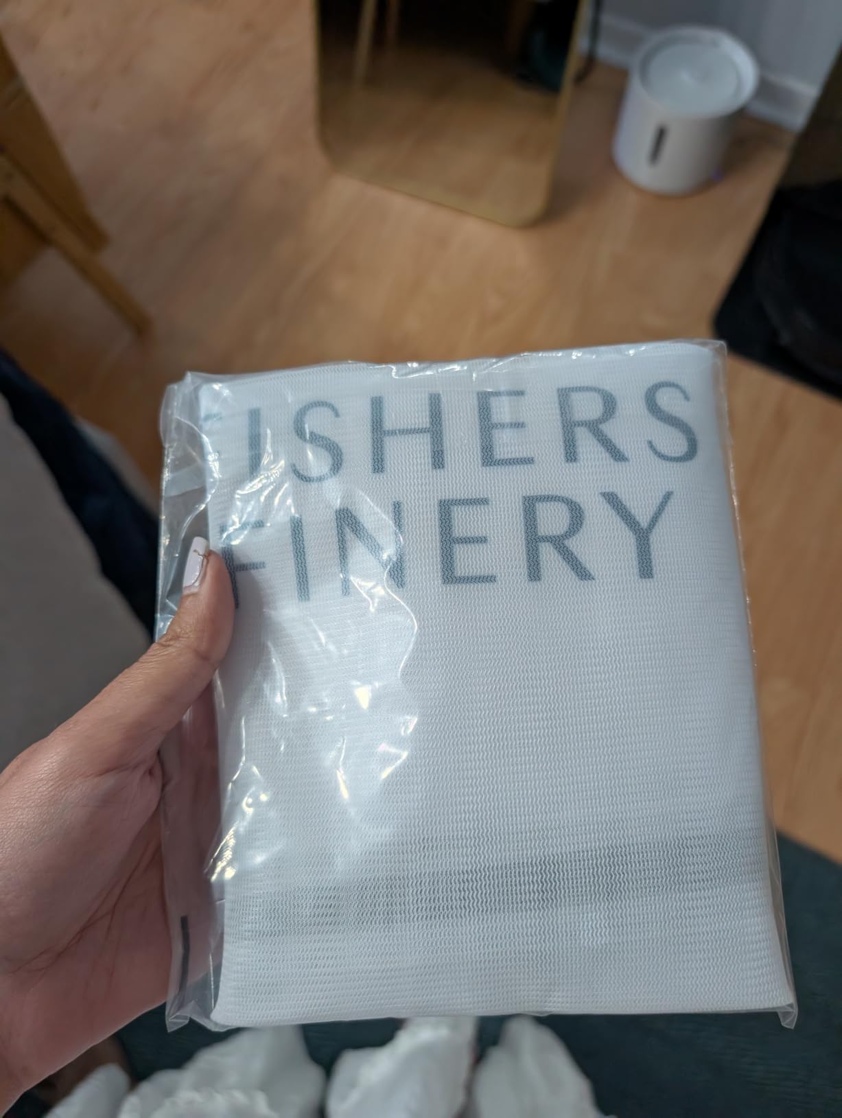 Fishers Finery 25mm 100% Pure Mulberry Silk Pillowcase (White Queen) customer photo 1
