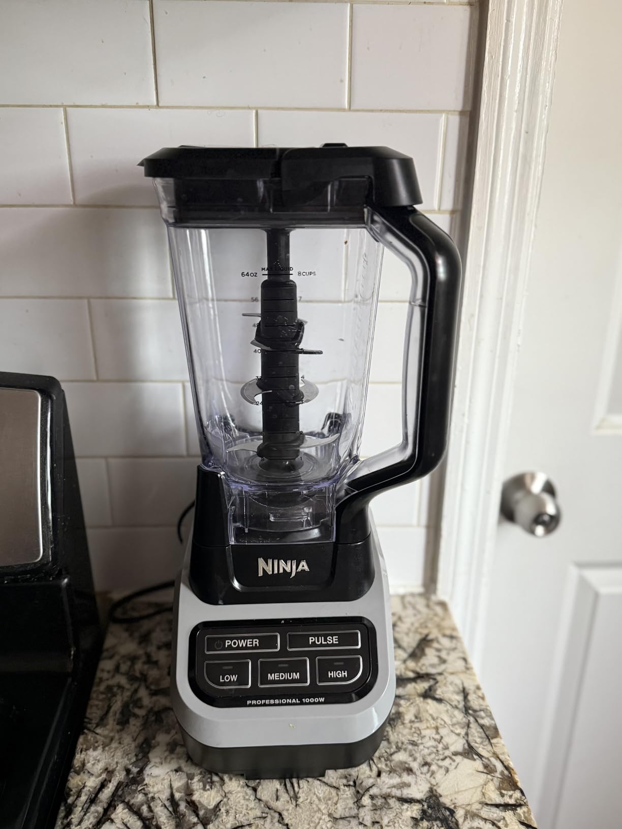 Ninja Professional Blender, 1000W, Total Crushing Tech, 72oz Pitcher customer photo 2