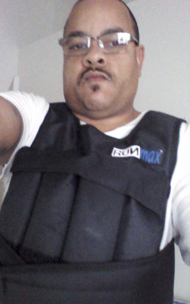 RUNmax 20LBS - 150LBS Adjustable Weighted Vest Wtih Shoulder Pads Option for Men and Women customer photo 2