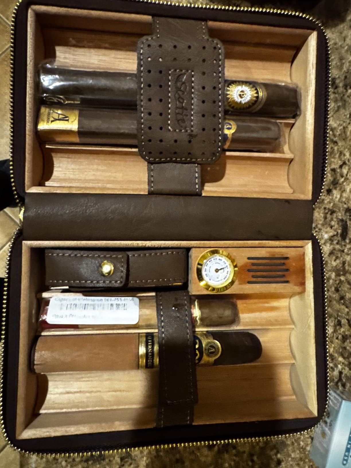 Scotte Cigar Humidor Box, Cigar Lighter Cedar Wood Lined Leather Cigar Case Built in Hygrometer & Humidifier, Torch Lighter with Cigar Holder Cigar Punch Portable Travel Cigar Humidor Kit customer photo 1