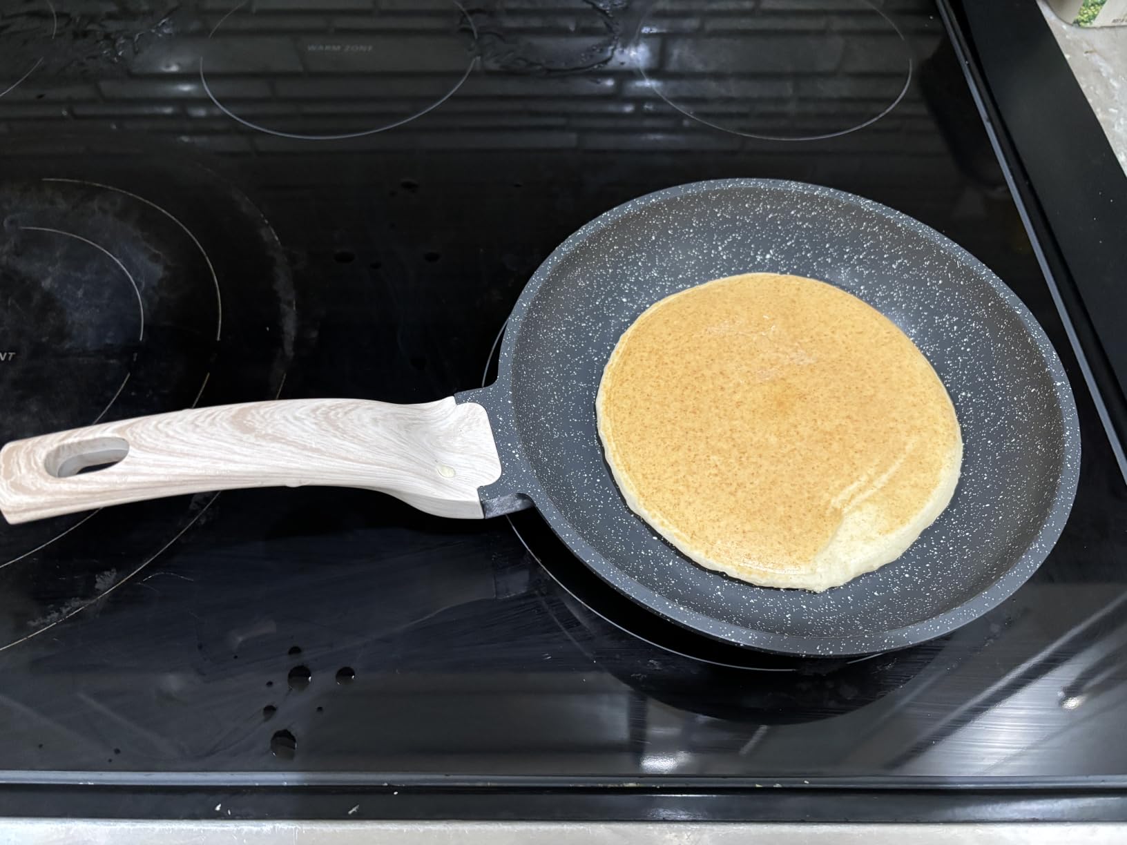 CAROTE Nonstick Frying Pan Skillet,Non Stick Granite Fry Pan Egg Pan Omelet Pans, Stone Cookware Chef's Pan, PFOA Free,Induction Compatible(Classic Granite, 8-Inch) customer photo 1