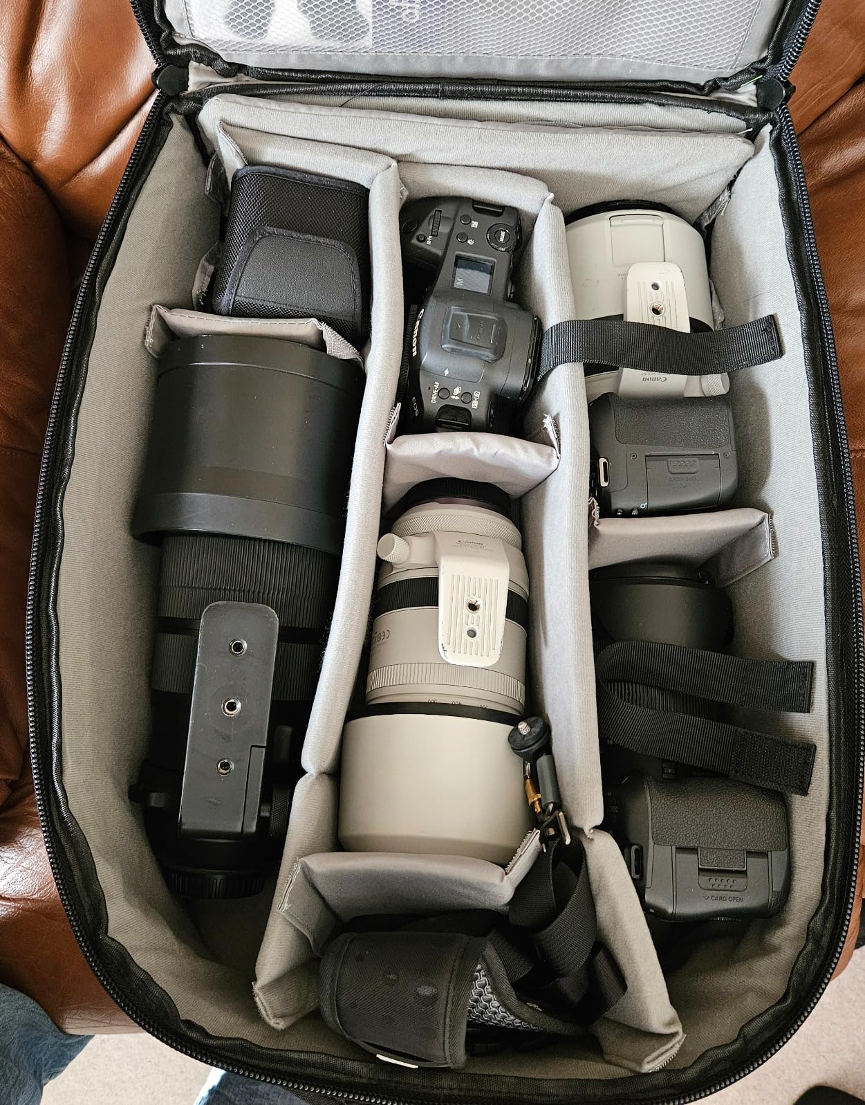 Neewer Convertible Rolling Camera Backpack for SLR/DSLR Cameras and Accessories (NW3300) - Black customer photo 1