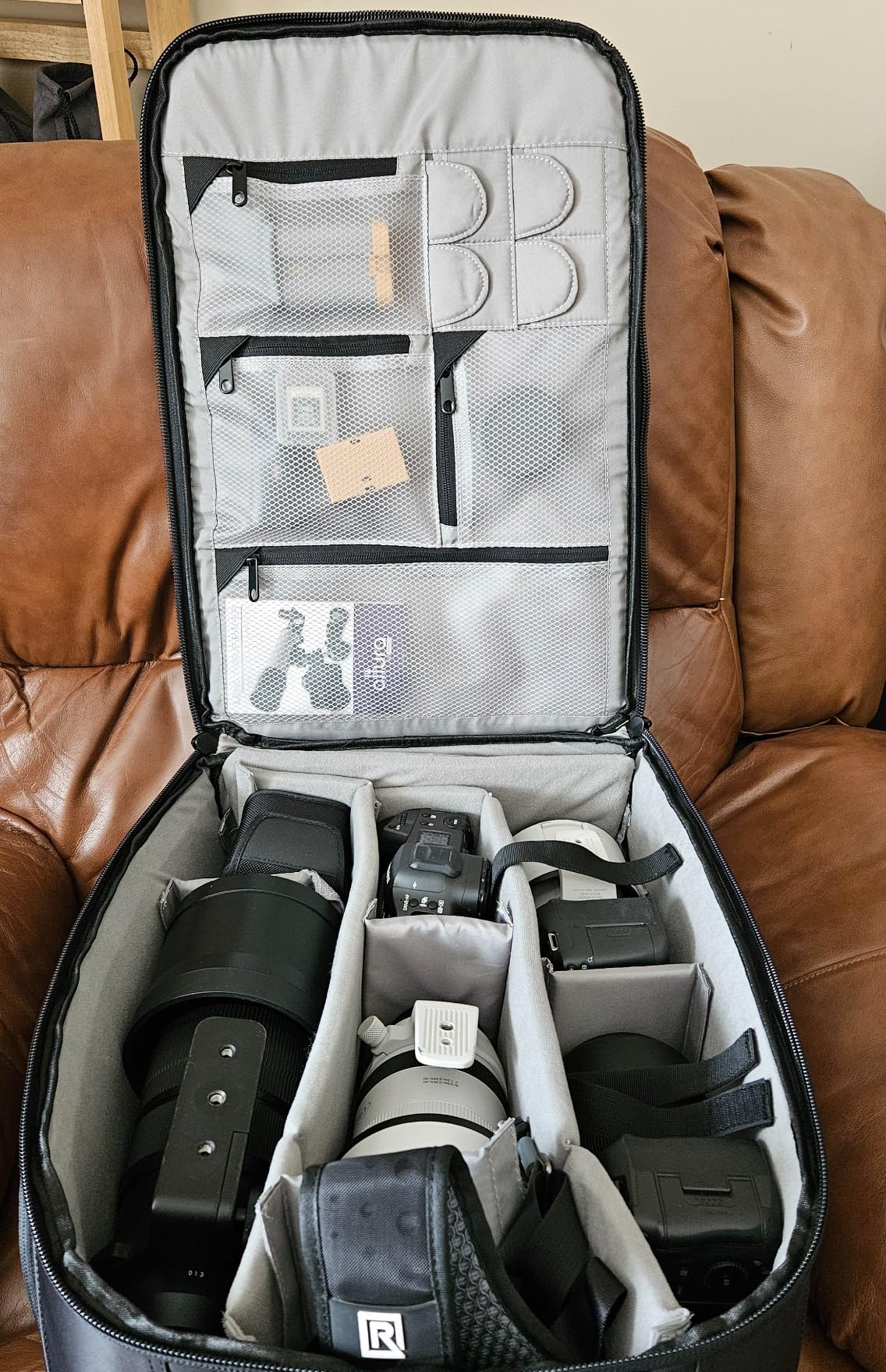 Neewer Convertible Rolling Camera Backpack for SLR/DSLR Cameras and Accessories (NW3300) - Black customer photo 2
