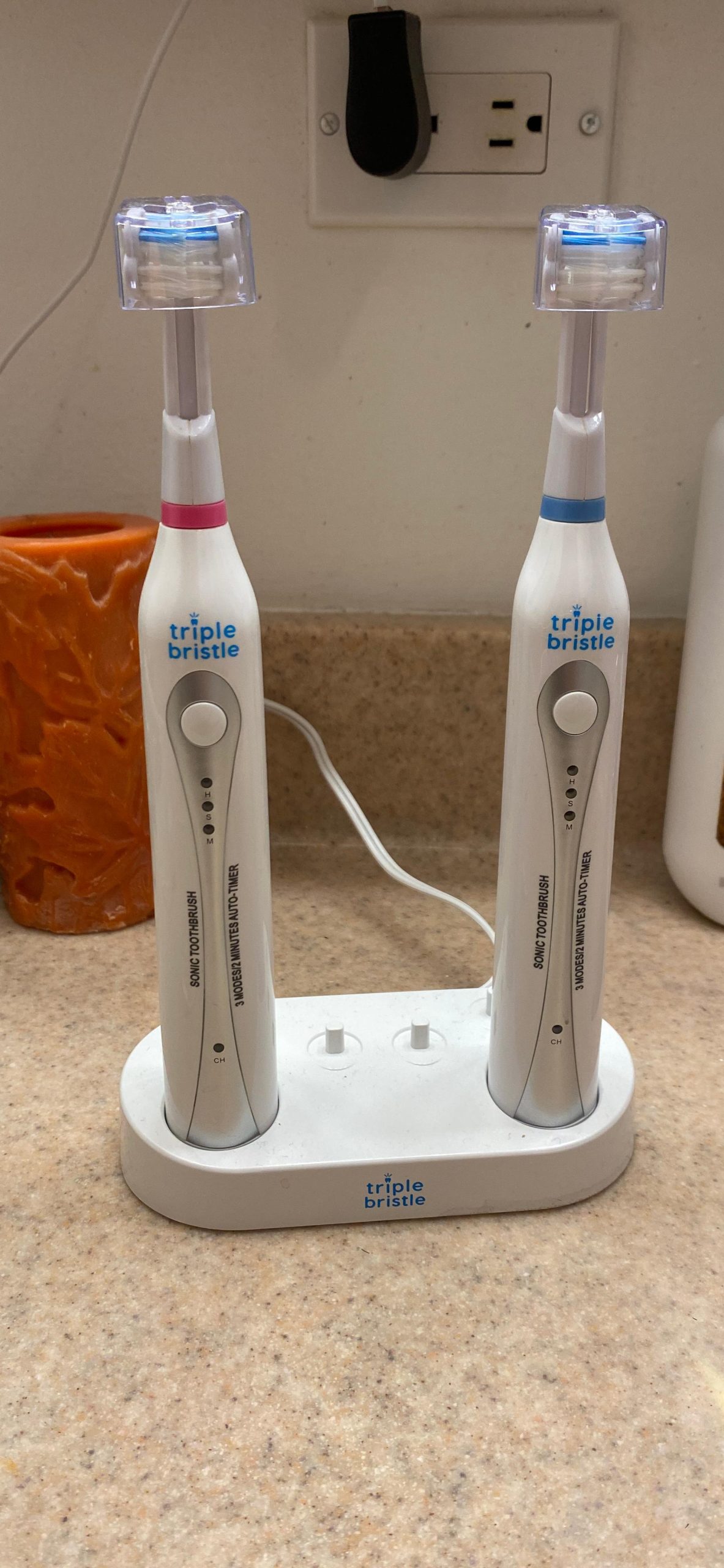 Triple Bristle Duo - 2 Electric Toothbrushes with Dual Charging Station, Patented 3 Head Design, 31,000 VPM, Rechargeable Toothbrush Set for Families & Couples, 3-Sided Sonic Brush customer photo 1