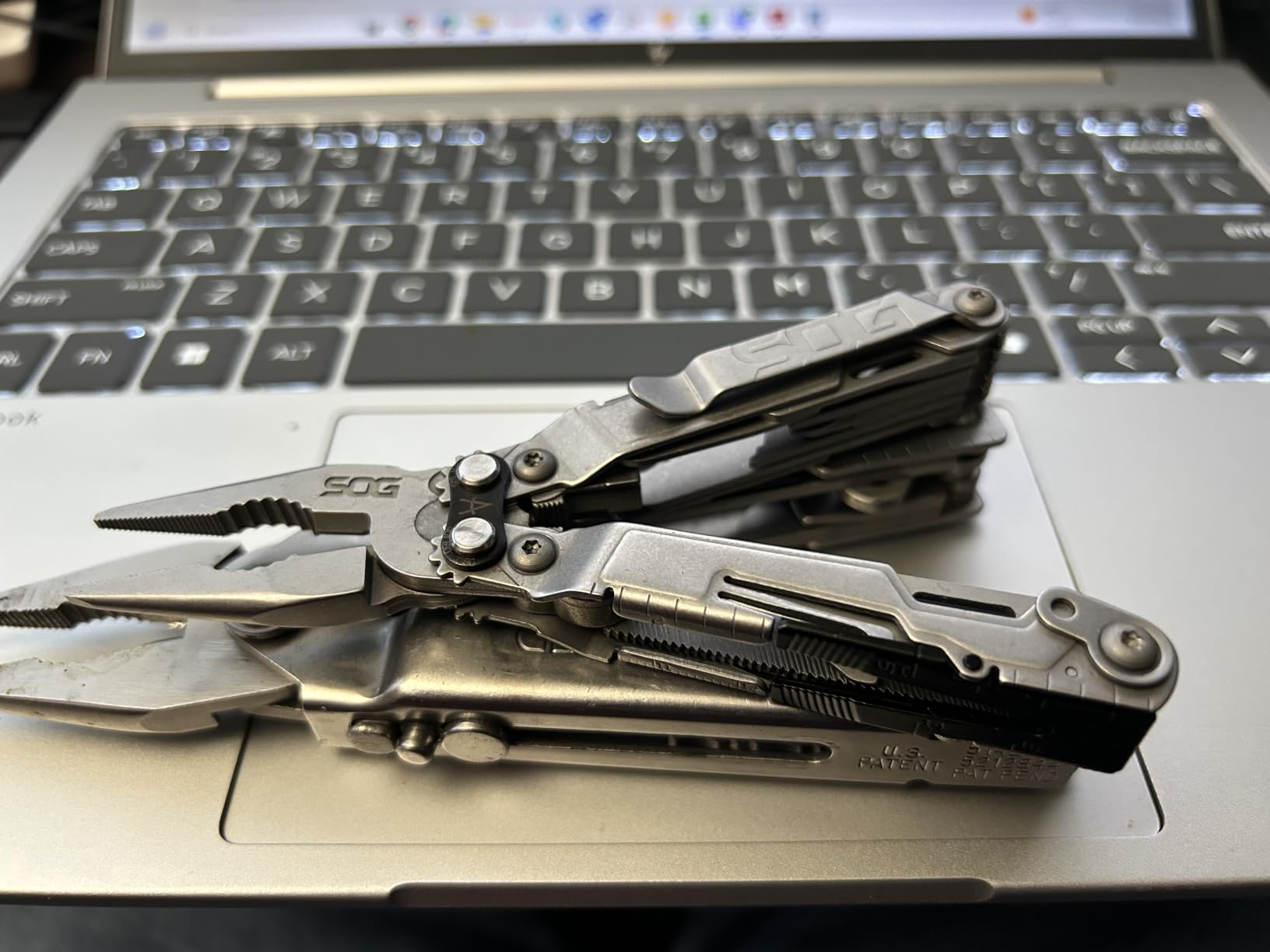 SOG PowerPint Mini Compact Stainless Steel Multi-Tool, 18 Locking Tools, Compound-Leverage Needle-Nose Pliers, Magnetic 1/4 Hex Bit Driver, Stonewash Finish customer photo 1