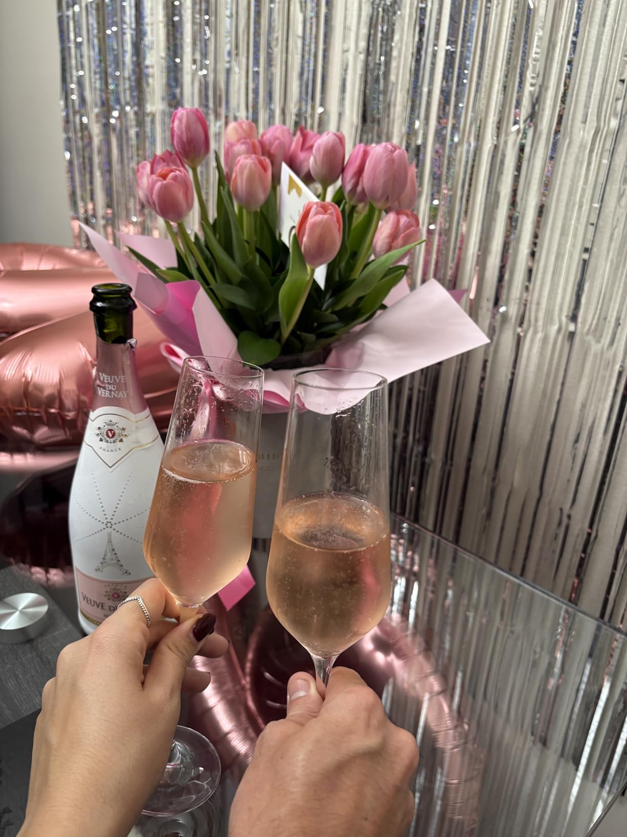 JoyJolt Champagne Glasses Layla Collection, Set of 4 - 6.7 oz Elegant Crystal Stemmed Champagne Flutes for Prosecco, Sparkling Wine, Mimosas, Cocktails, Weddings, Anniversaries, Parties customer photo 1