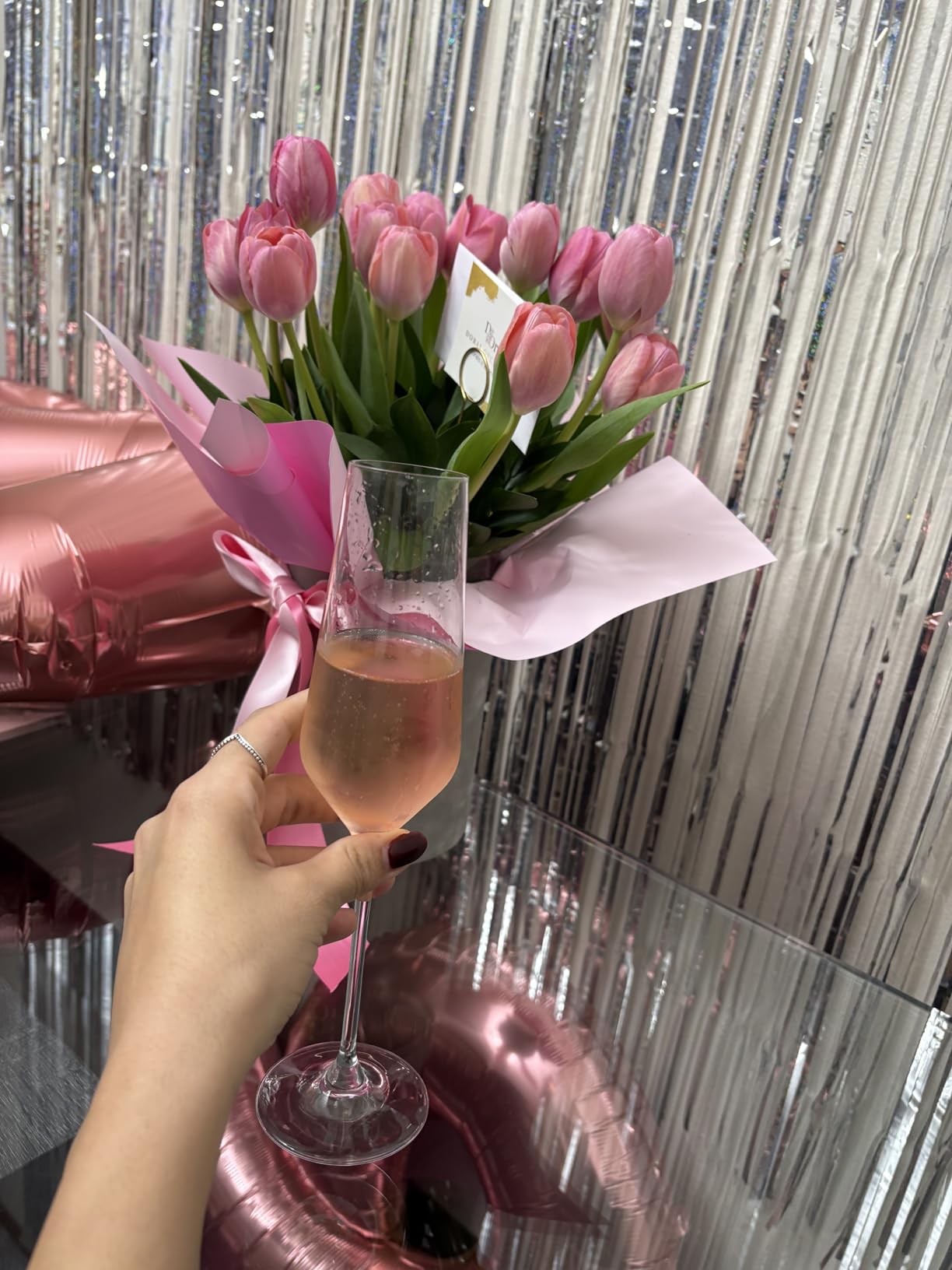 JoyJolt Champagne Glasses Layla Collection, Set of 4 - 6.7 oz Elegant Crystal Stemmed Champagne Flutes for Prosecco, Sparkling Wine, Mimosas, Cocktails, Weddings, Anniversaries, Parties customer photo 2