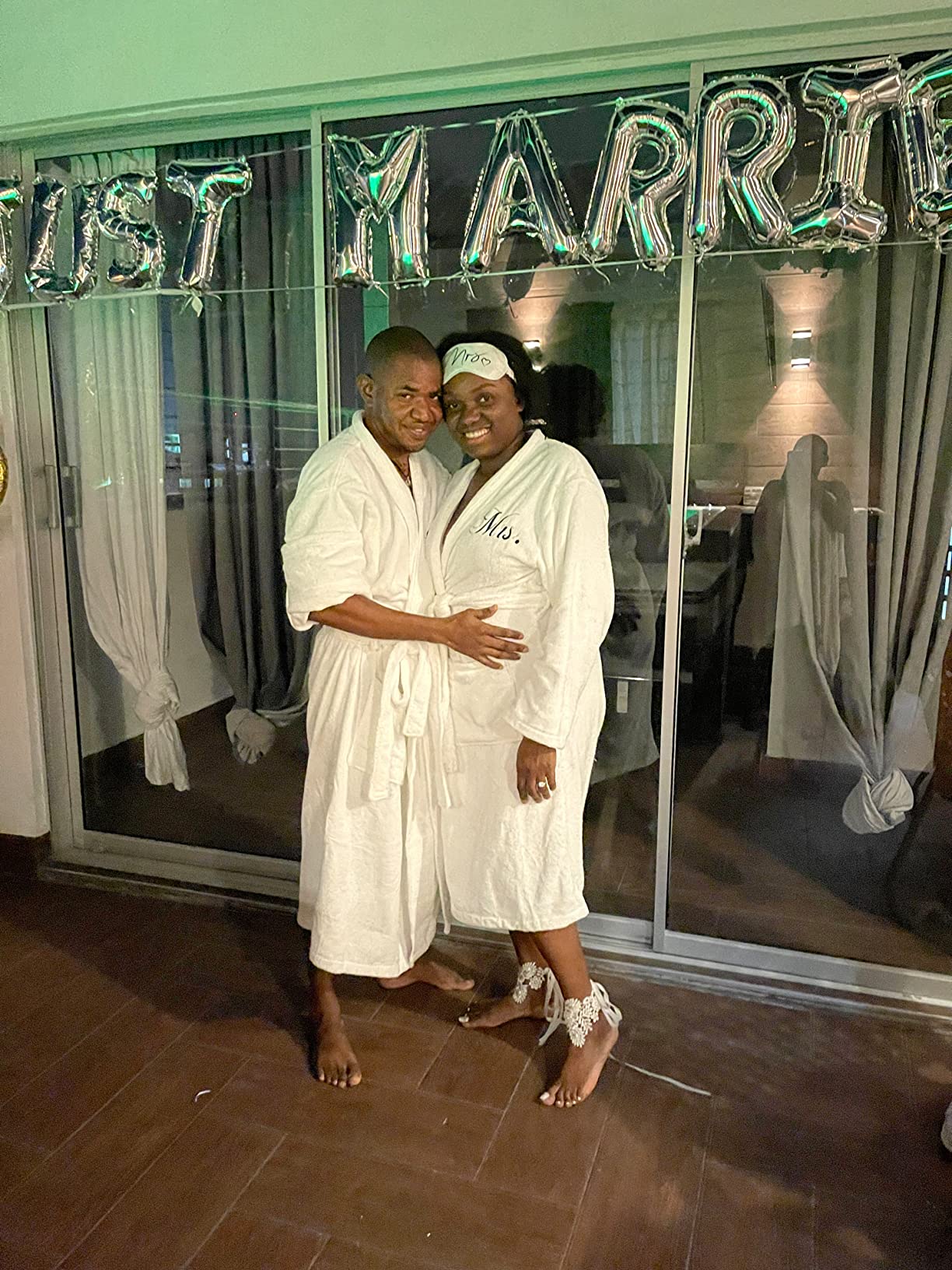 AW BRIDAL 2Pcs His and Hers Terry Cloth Robes for Couples, Mr and Mrs Hooded Matching Robe Set, Wedding Engagement Gifts customer photo 1