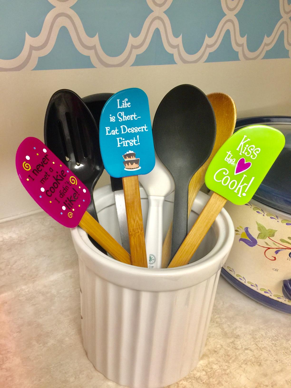 3 Piece Fun Silicone Spatula Gift Set with lovely bow and photo gift card. Easy clean, durable, high temperature and stain resistant. Bamboo handles. Great for gifts, baking, cooking, sauteing. customer photo 1