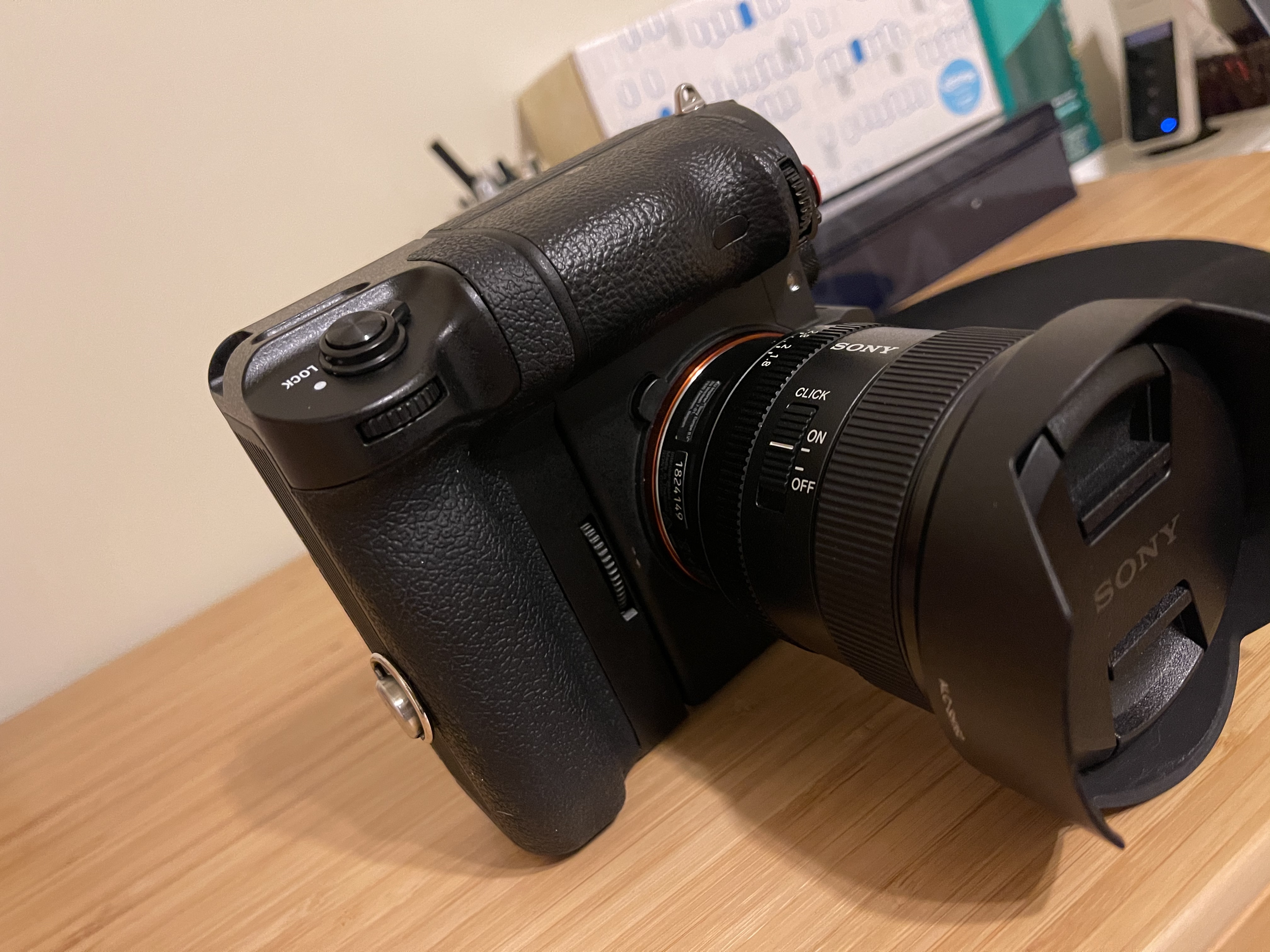 NEEWER Vertical Battery Grip Replacement for VG-C3EM, ONLY Compatible with Sony A9 A7III A7RIII Camera and NP-FZ100(Battery Not Included) customer photo 2