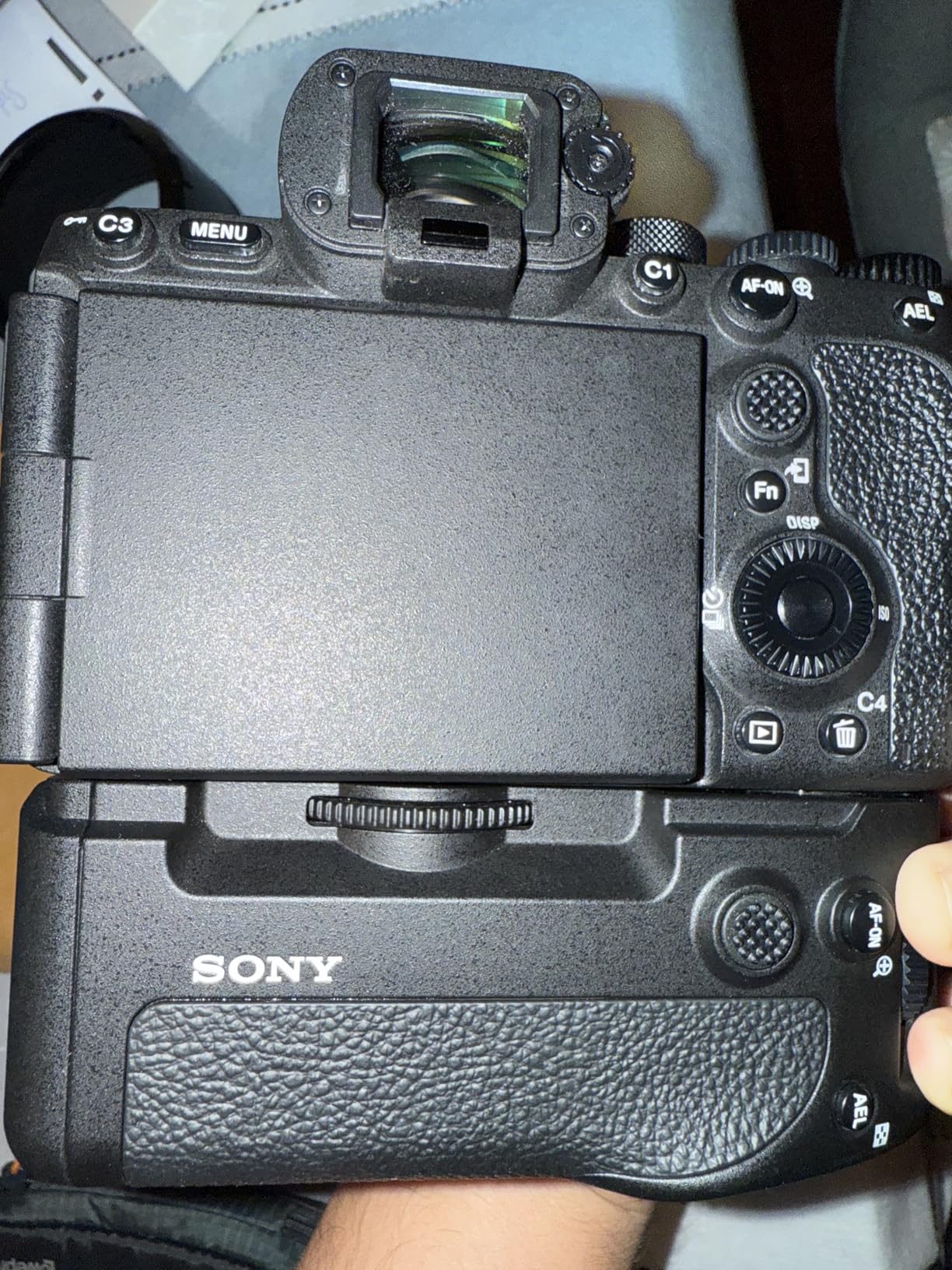 Sony Vertical Grip for Alpha 7R IV - VG-C4EM customer photo 1