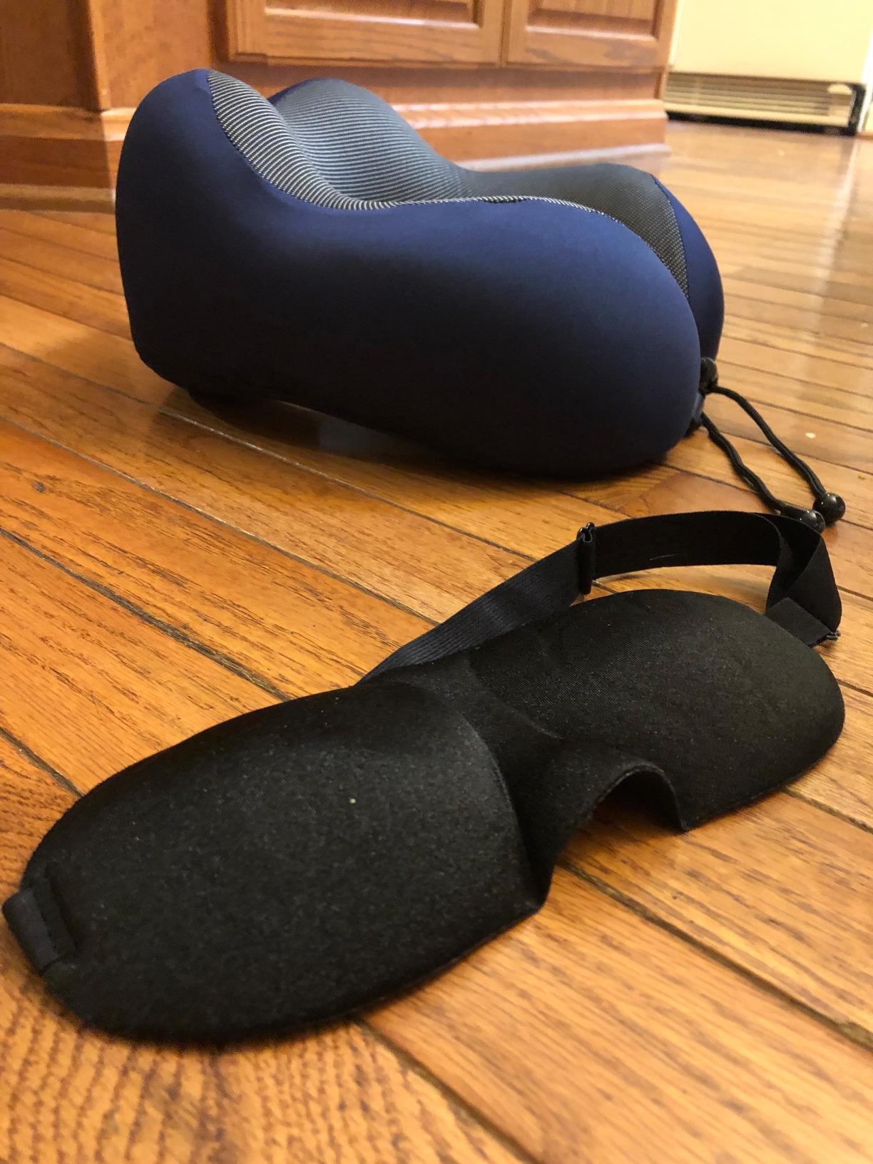 MLVOC Neck Pillow for Traveling, Memory Foam Travel Neck Pillow customer photo 1