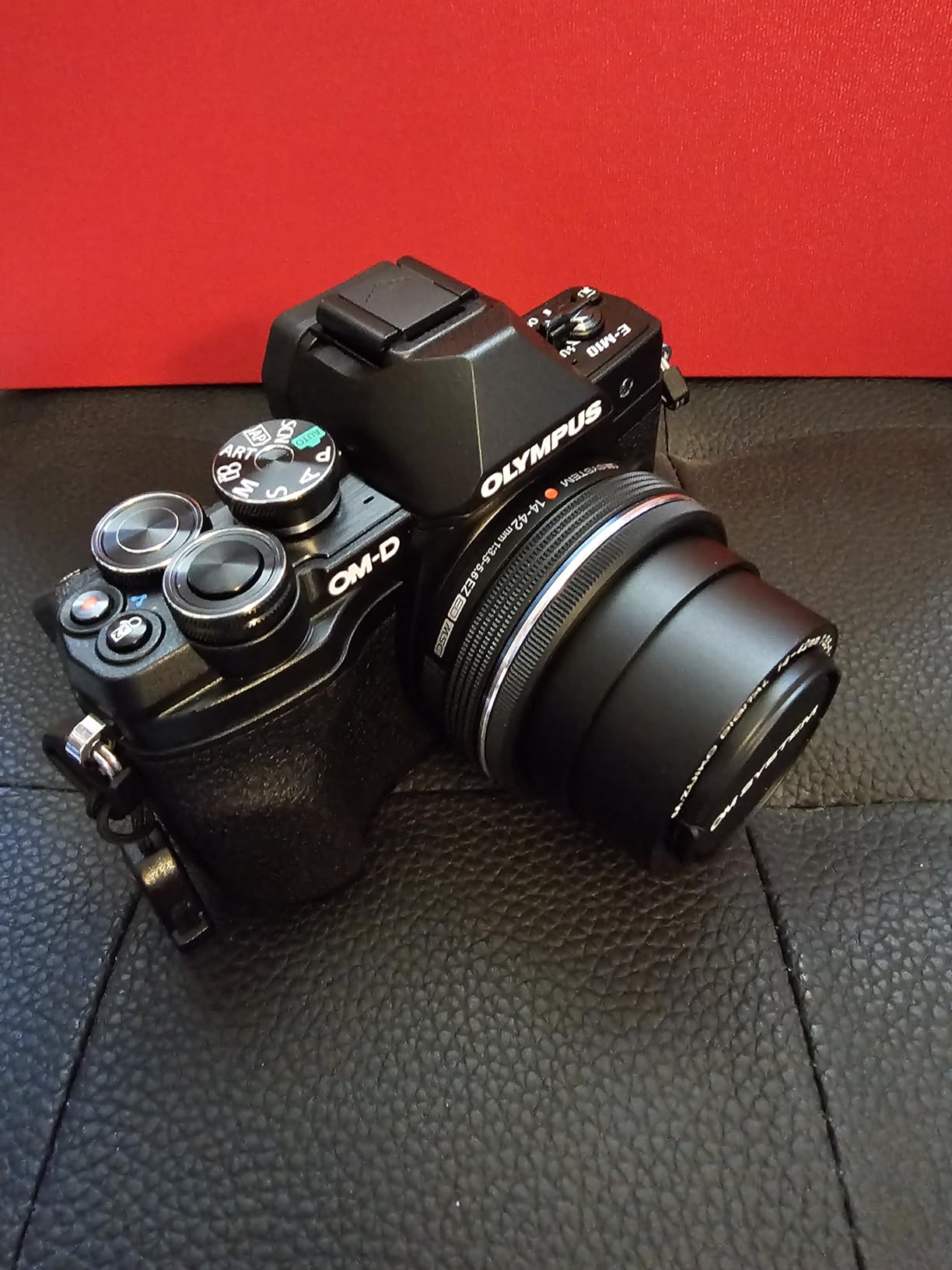 OM SYSTEM Olympus E-M10 Mark IV Silver Micro Four Thirds System Camera M.Zuiko Digital ED 14-42mm F3.5-5.6 EZ kit 20MP Sensor 5-Axis Image Stabilization 4K Video Wi-Fi | 20.3MP Micro Four Thirds Sensor, 5-Axis In-Body Is, 4k/30p Video, M.zuiko 14-42mm Ez Kit Lens, WI-FI and Bluetooth customer photo 2