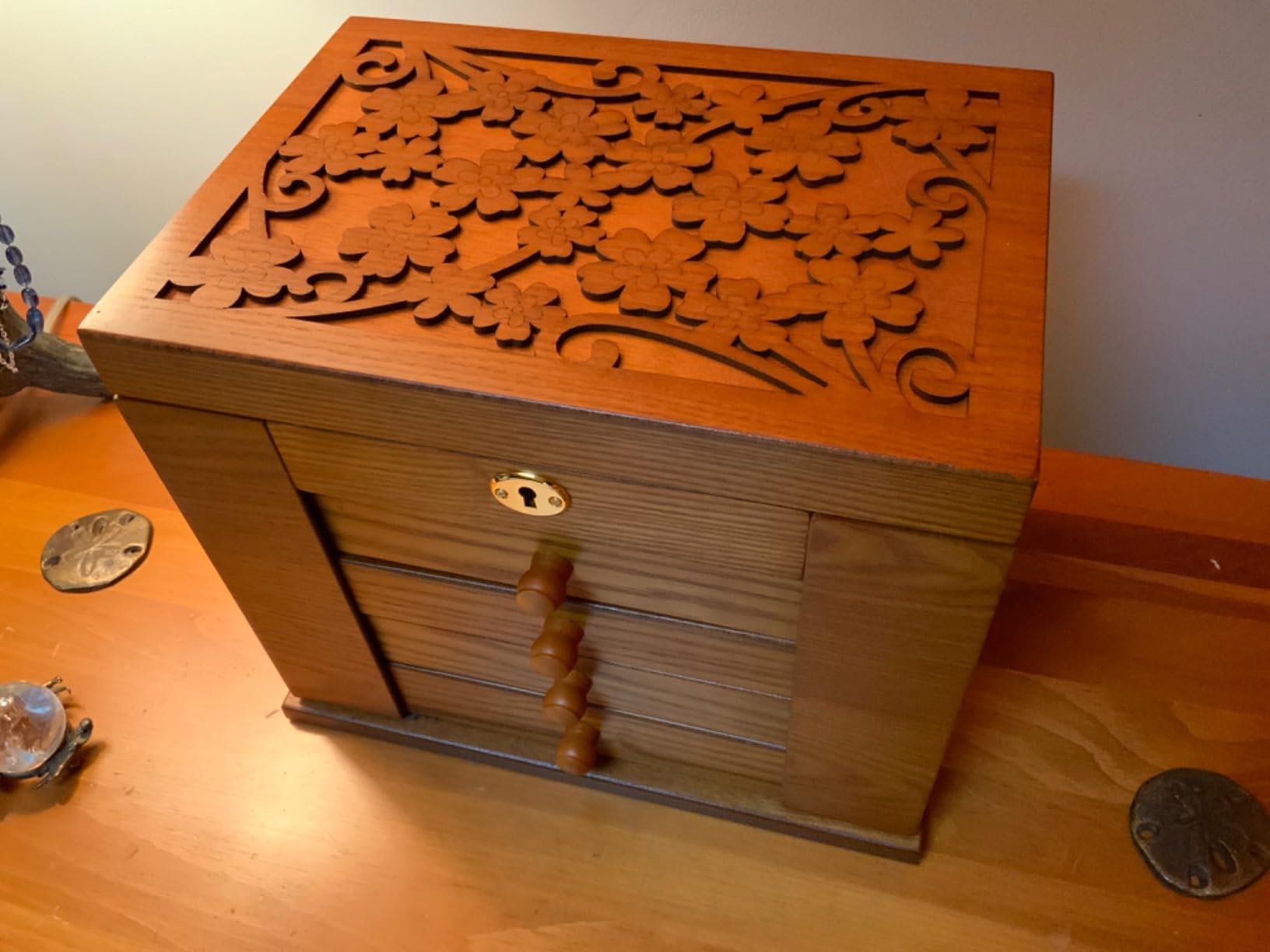 Changsuo Wooden Jewelry Box for Women, Organizer Box of Solid Wood with Lock and Key for Jewelries, Watches, Necklace, Ring, Lockable Storage Case (Cherry) customer photo 1