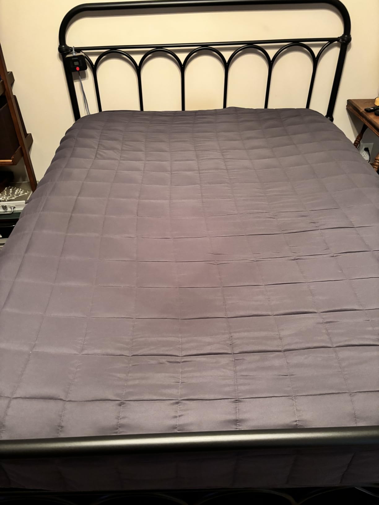 HomeSmart Weighted Blanket King Size 50 lbs - The Heaviest Weighted Blanket | Fits King and California King Beds, Ultra Soft Fabric, Evenly Distributed Weight, Machine Washable, Very Heavy Blanket customer photo 1