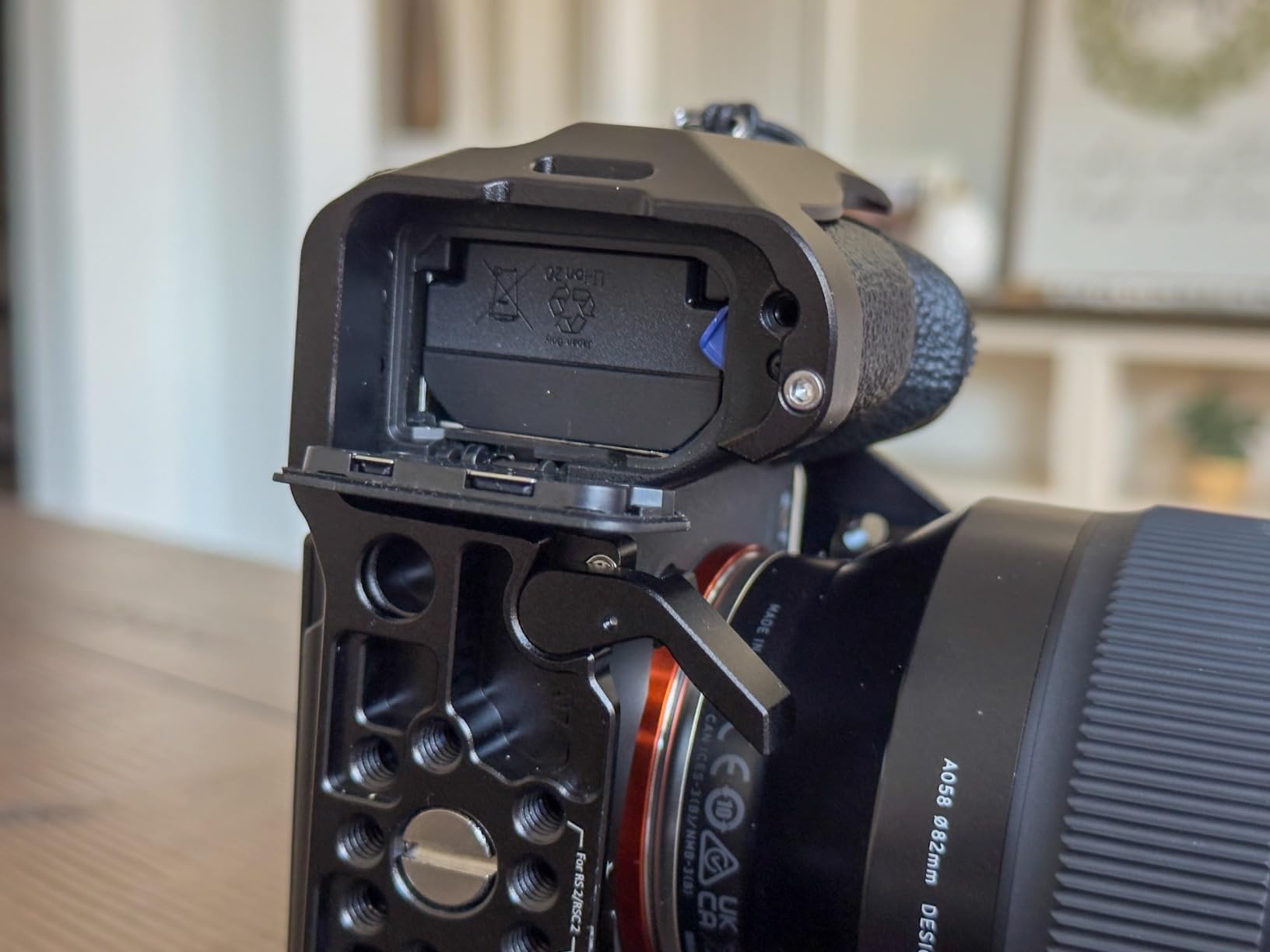 SmallRig HawkLock Quick Release Full Cage for Sony Alpha 7R V/Alpha 7 IV/Alpha 7S III/Alpha 1 / Alpha 7R IV/Alpha 7 V, Built-in Quick Release Plate for Arca, Cold Shoes (Upgraded Version) customer photo 1