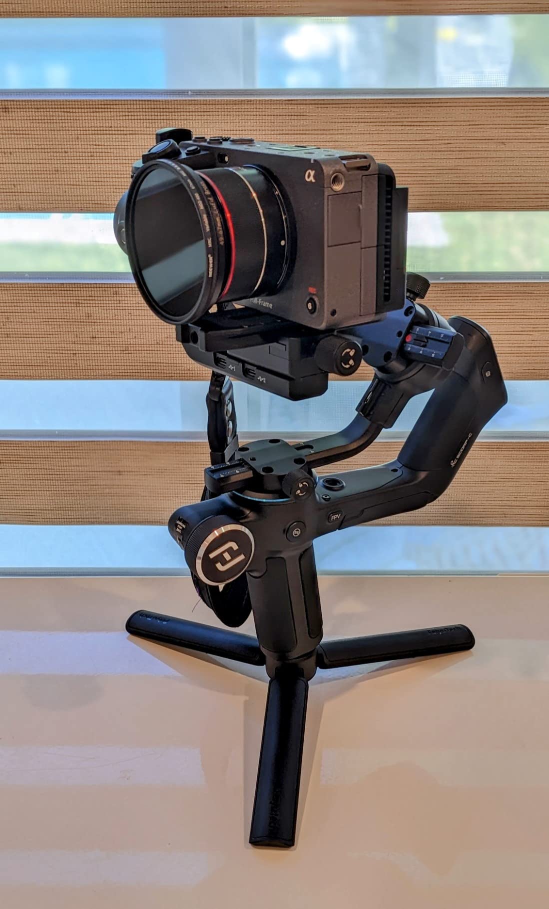 FeiyuTech SCORP-C Gimbal Stabilizer for Cameras DSLR and Mirrorless Camera customer photo 1