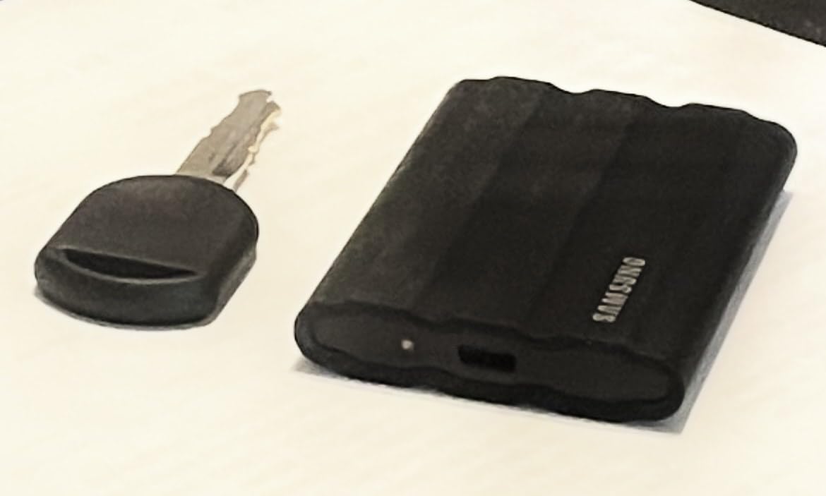 Samsung T7 Shield 2TB, Portable SSD, up-to 1050MB/s, USB 3.2 Gen2, Rugged, IP65 Water & Dust Resistant, for Photographers, Content Creators and Gaming customer photo 2