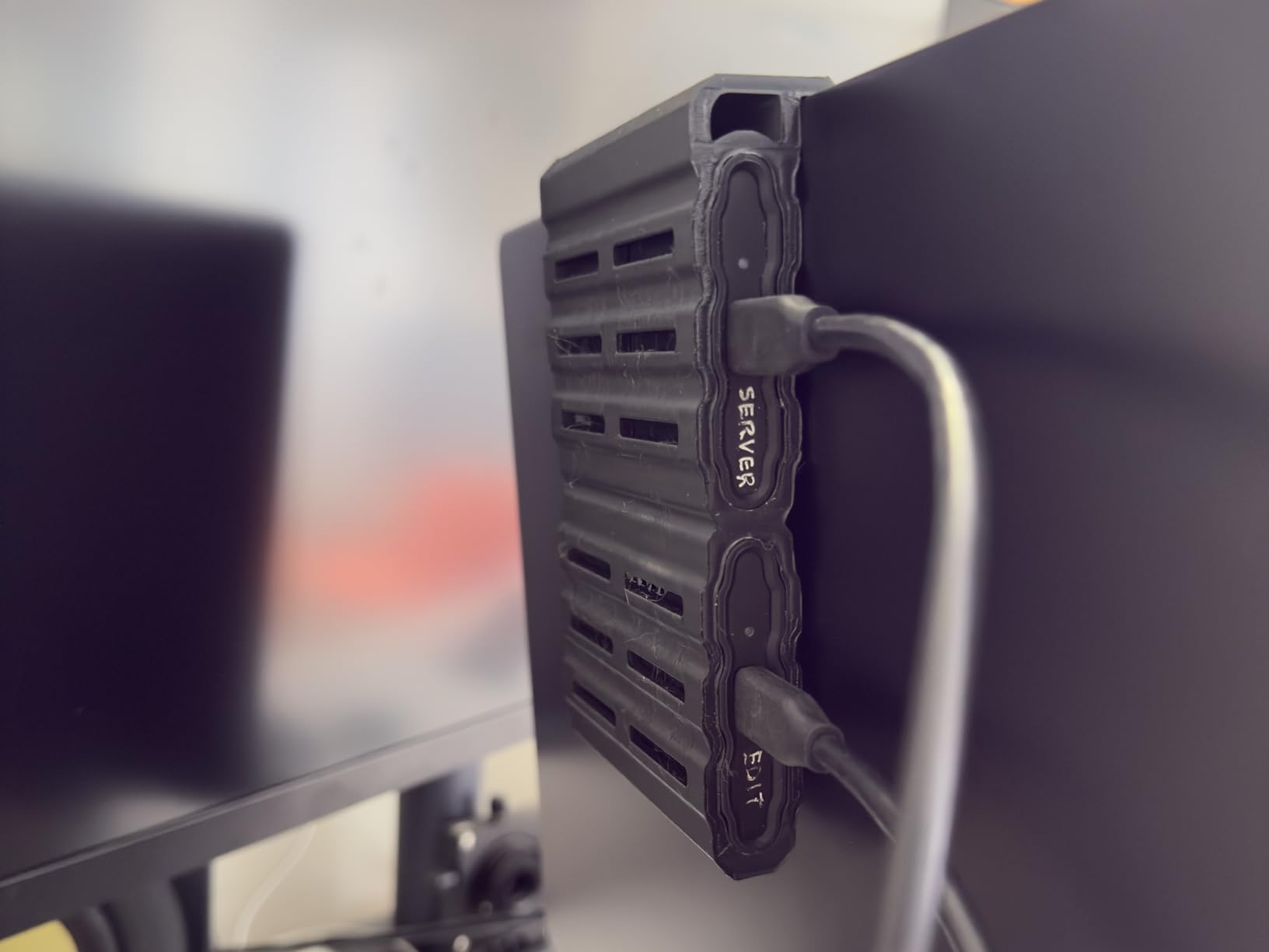 Samsung T7 Shield 1TB, up to 1050MB/s, USB 3.2 Gen2, Rugged, IP65 Rated, for Photographers, Content Creators and Gaming, Portable External Solid State Drive (MU-PE1T0S/AM, 2022) customer photo 1