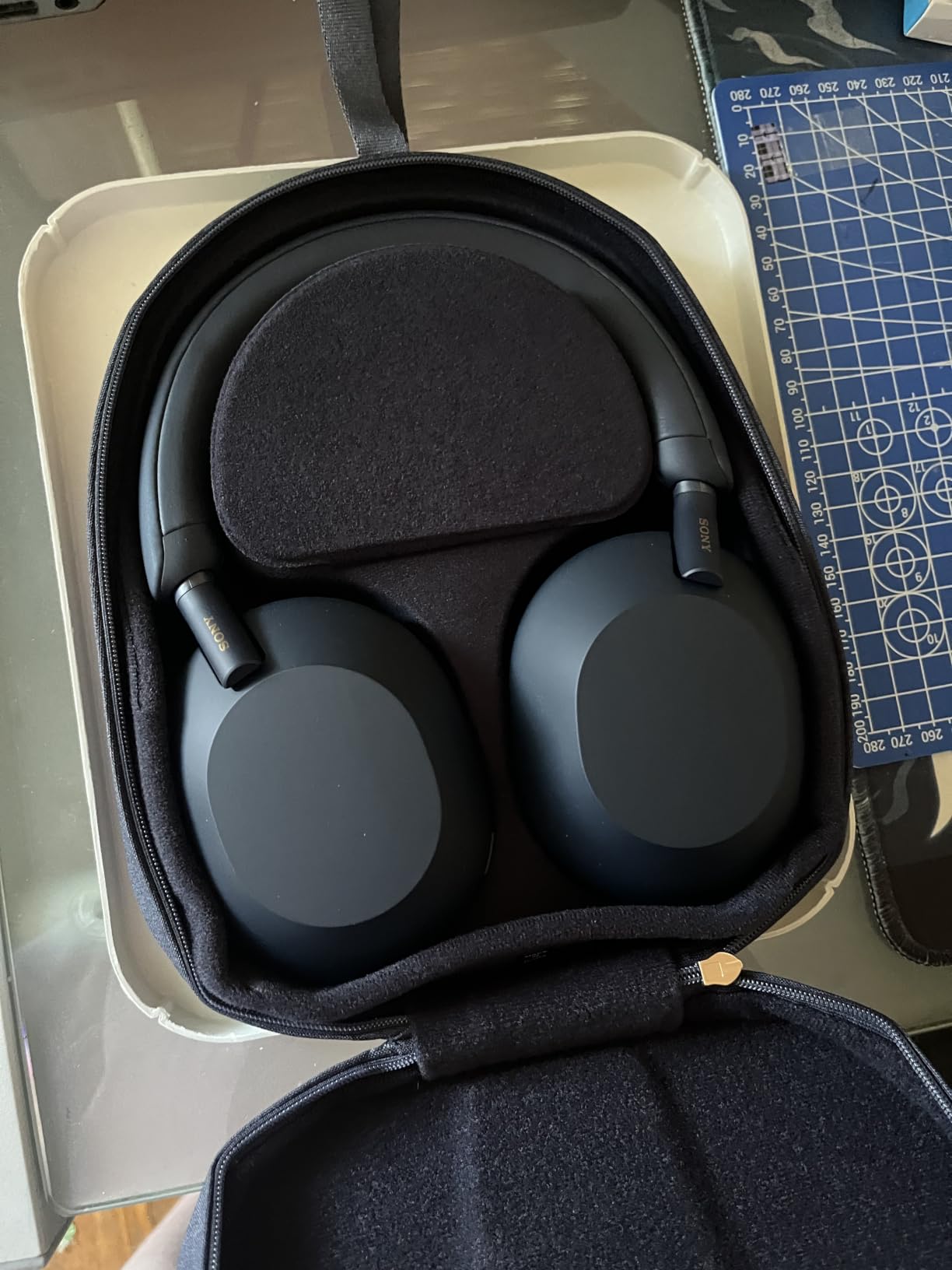 Sony WH-1000XM5 Premium Noise Canceling Headphones, Auto NC Optimizer, 30-Hour Battery, Alexa Voice Control, Silver customer photo 2