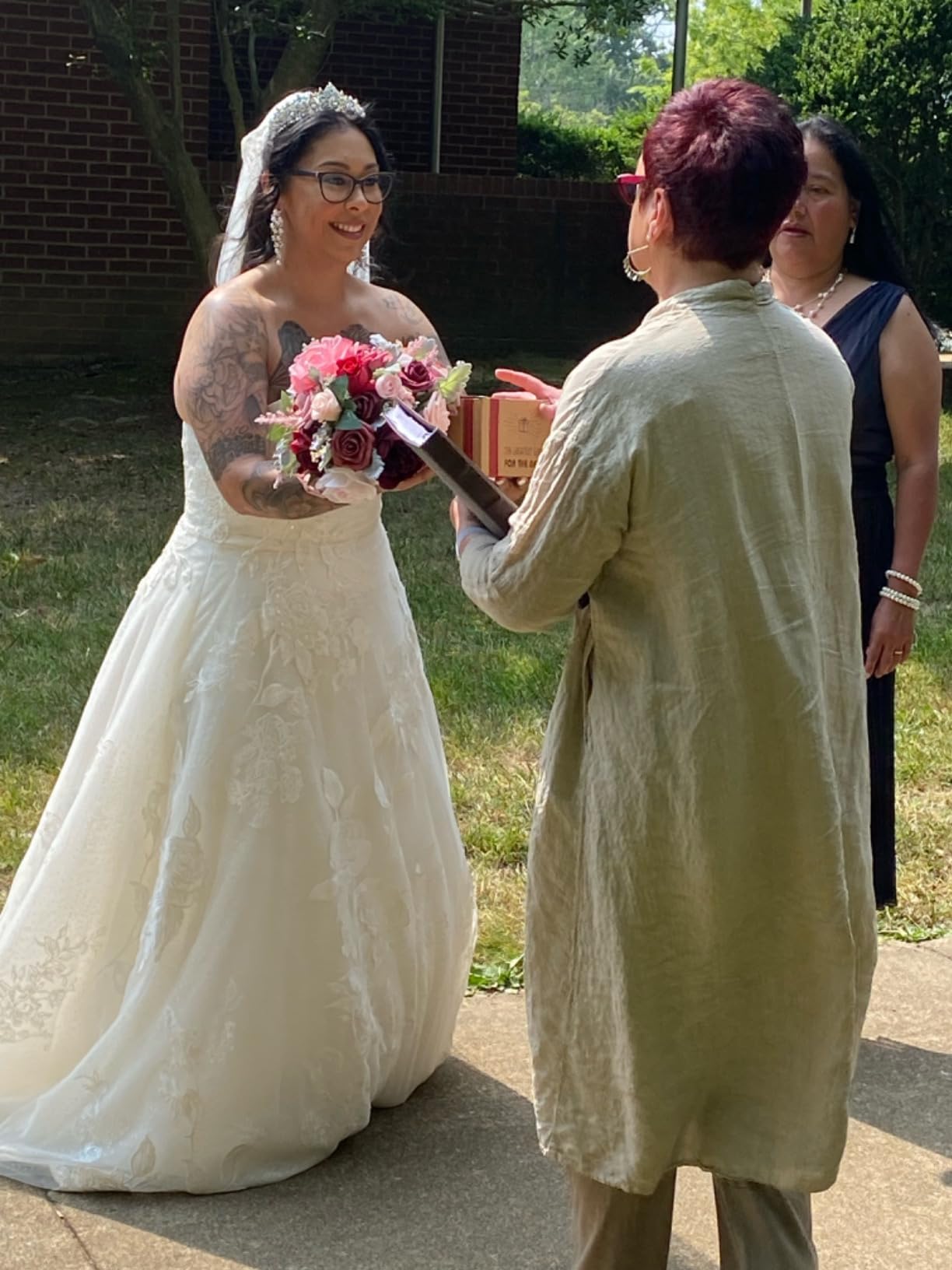 Dnuiyses Wedding Officiant Mug, Funny Wedding Registry Mugs, Best Officiants Ever Gift from Couple customer photo 1