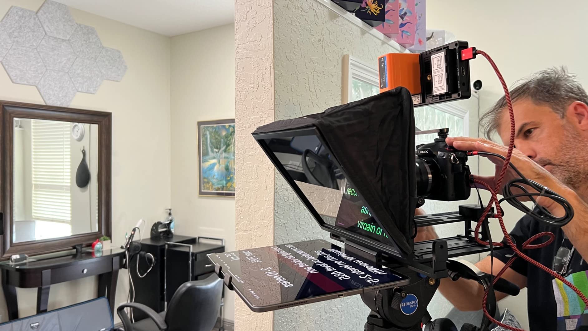 NEEWER X14 Teleprompter with RT-110 Remote and App Control for Tablet, Smartphone and DSLR Camera customer photo 2
