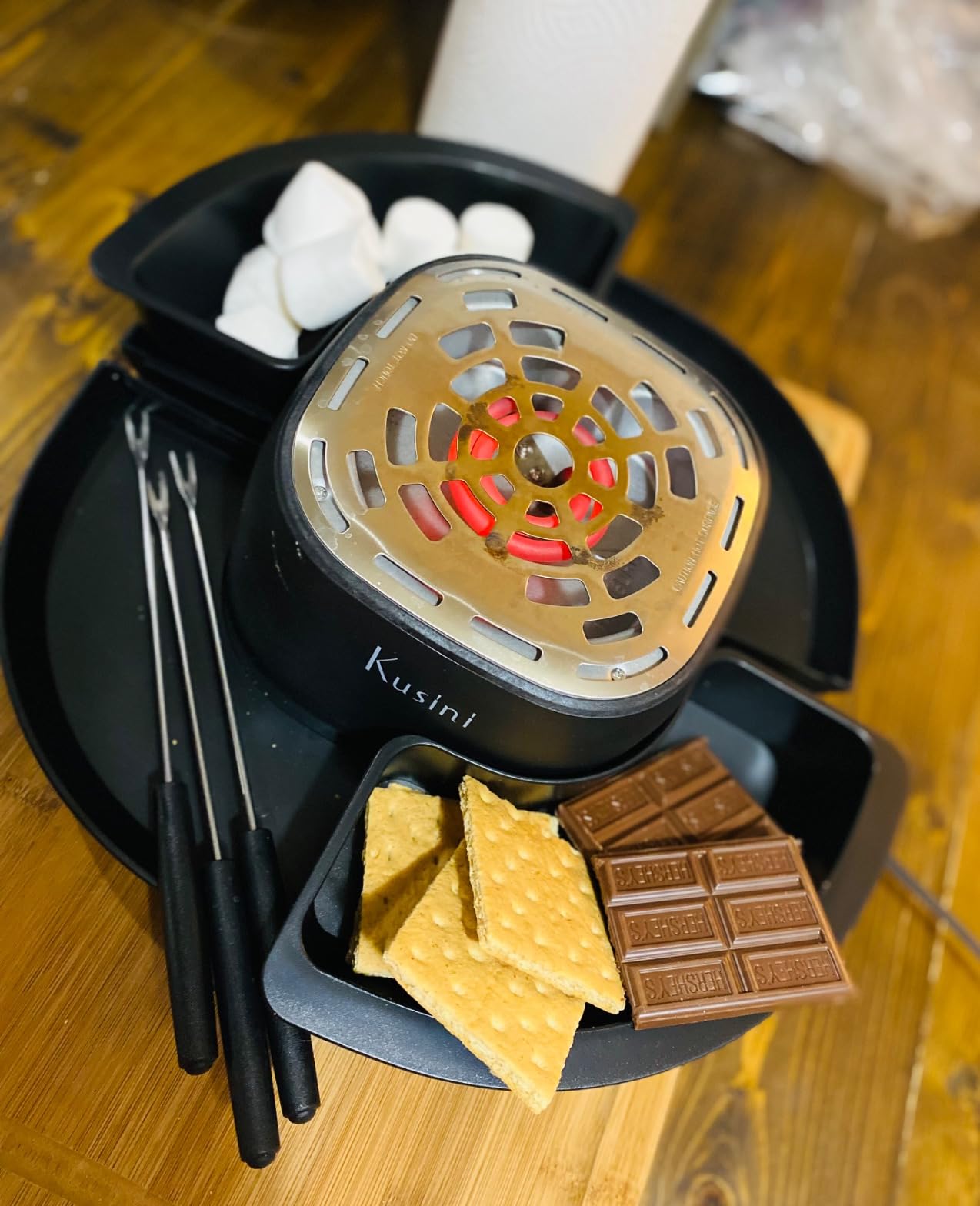 Kusini Smores Maker Tabletop Indoor - Flameless Electric Marshmallow Roaster - 4 Detachable Trays & 4 Roasting Forks - Gift Set & Date Night Idea. Movie Night Supplies & Housewarming Gift customer photo 2