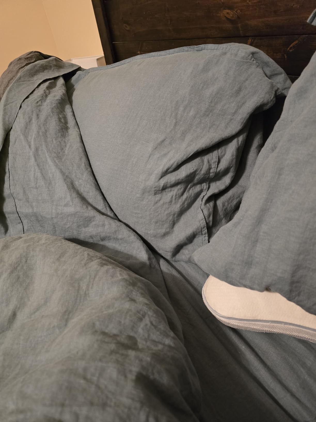EVERLY Linen Queen Sheets Set, 100% Stonewashed French Linen Bed Sheets Deep Pocket Sheets, 4 Pieces (1 Flat Sheet, 1 Fitted Sheet, 2 Pillowcases) Natural Flax Bedding Set (Mossy Green) customer photo 2