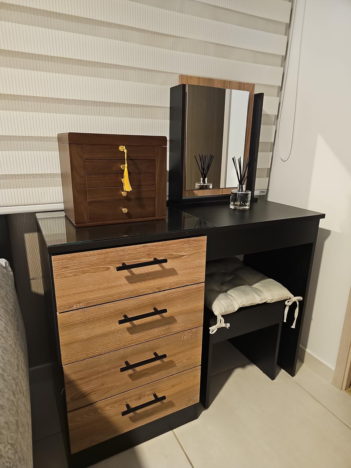 CHOSIN Black Walnut Wooden Jewelry Box for Women with Mirror, 5 Drawers and 2 Side Doors for Watches, Necklaces, Rings, Earrings Storage, Ideal Gift for Her customer photo 2