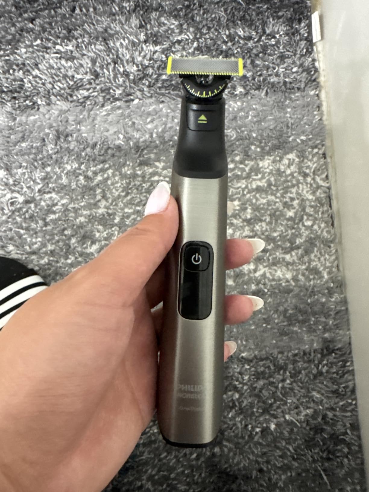 Philips Norelco One 360 Hybrid Face, Electric Beard Trimmer and Shaver, with 360 Technology, 1x 360 for Face, 5in1 Adjustable Comb, Model QP2724/90 customer photo 2