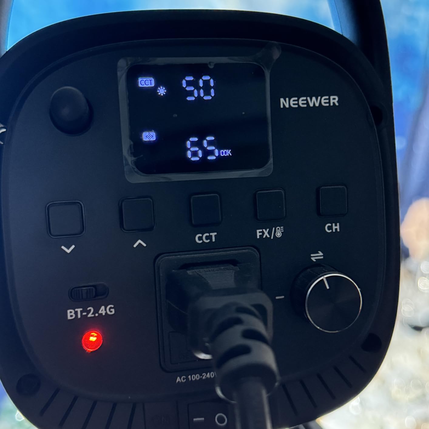 NEEWER CB60B 70W LED Video Light with 2.4G&APP Control, COB Bi Color 2700K-6500K 34000Lux at 1m/CCT CRI97+/12 Scenes/Bowens Mount customer photo 1