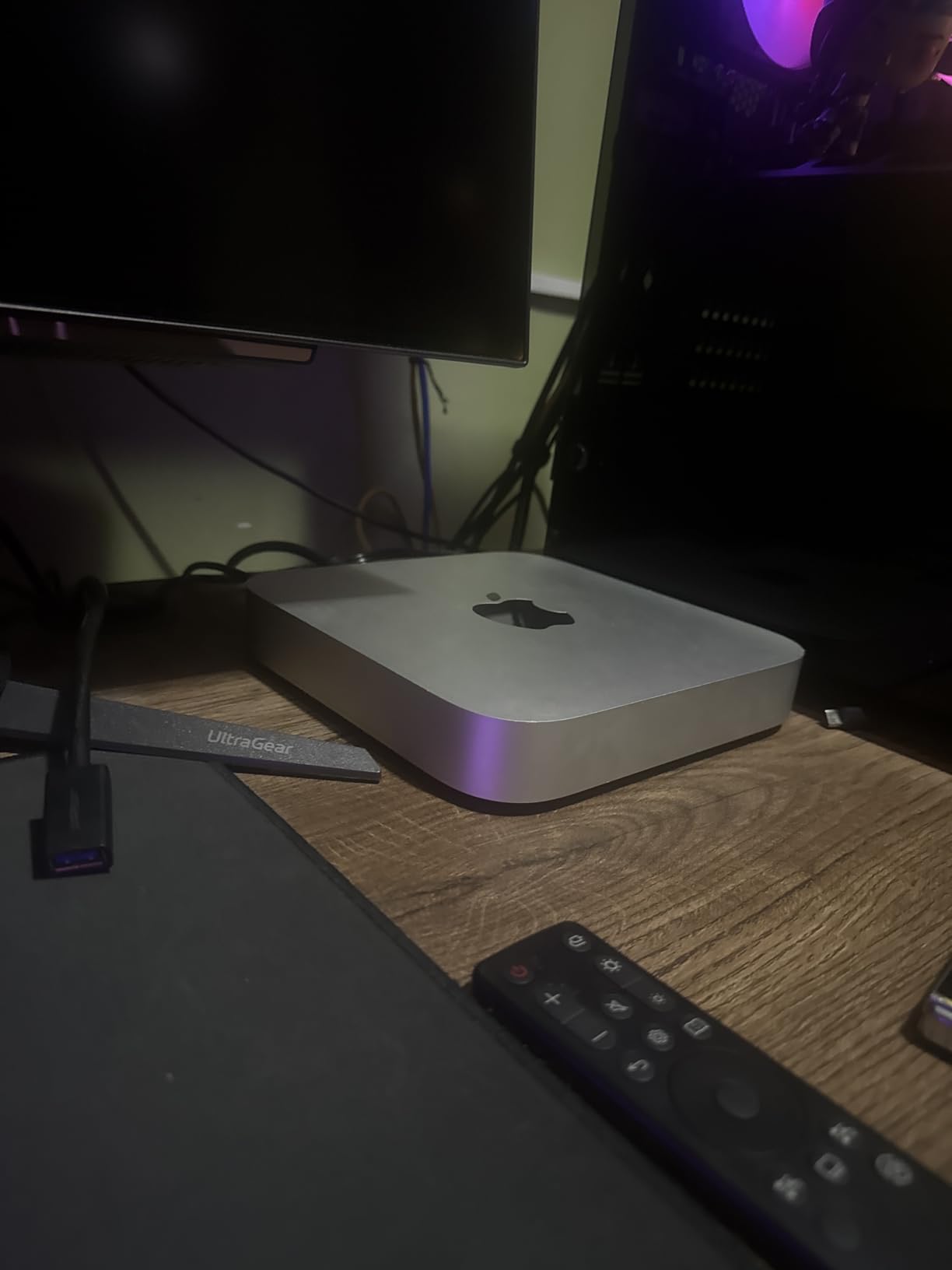 Apple 2023 Mac Mini with Apple M2 Chip with 8-core CPU (8GB RAM, 256GB SSD Storage) Silver (Renewed) customer photo 2