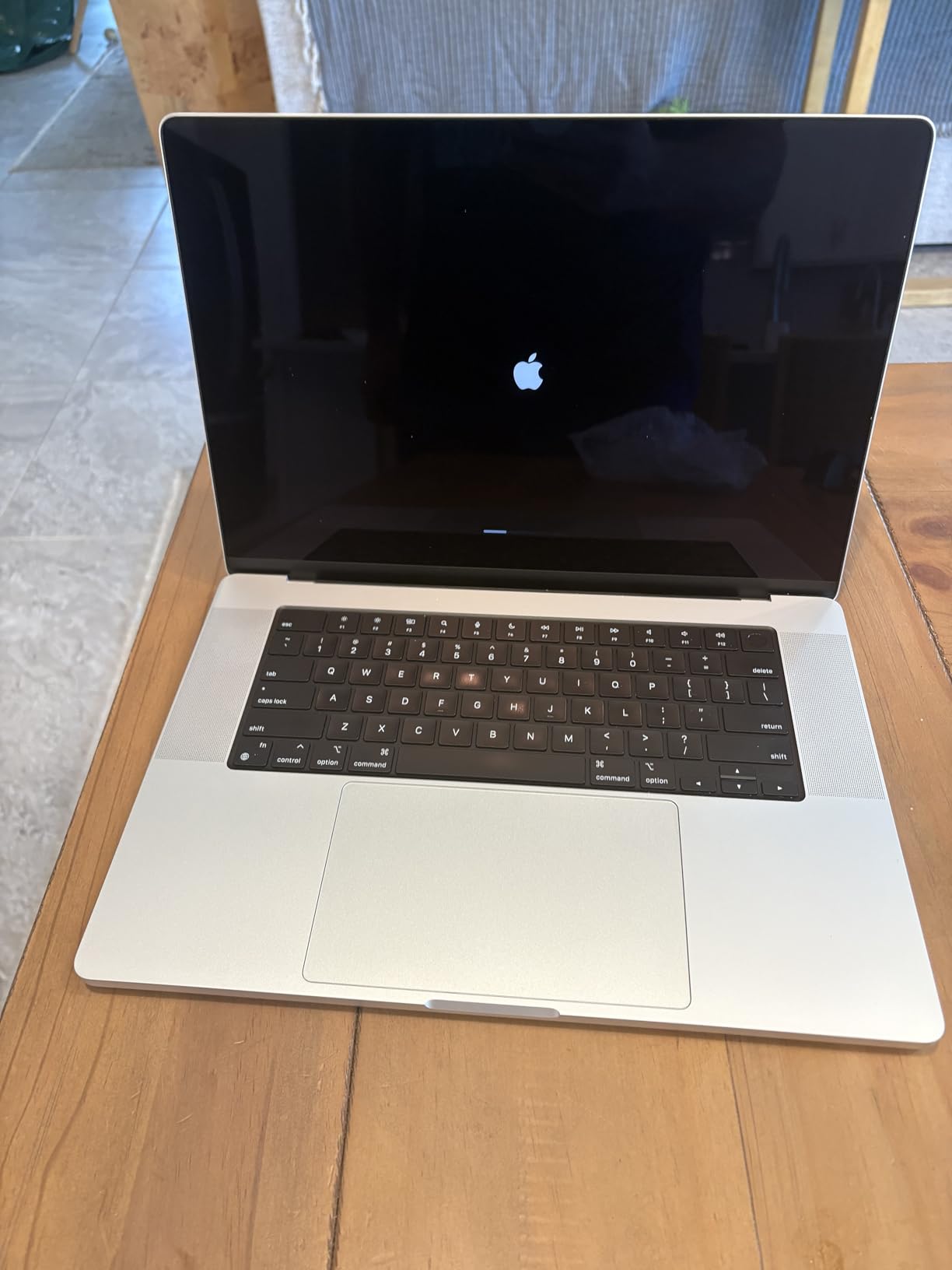2023 Apple MacBook Pro with M2 Max Chip (16.2-inch, 32GB, 1TB SSD Storage) - Space Gray (Renewed) customer photo 2