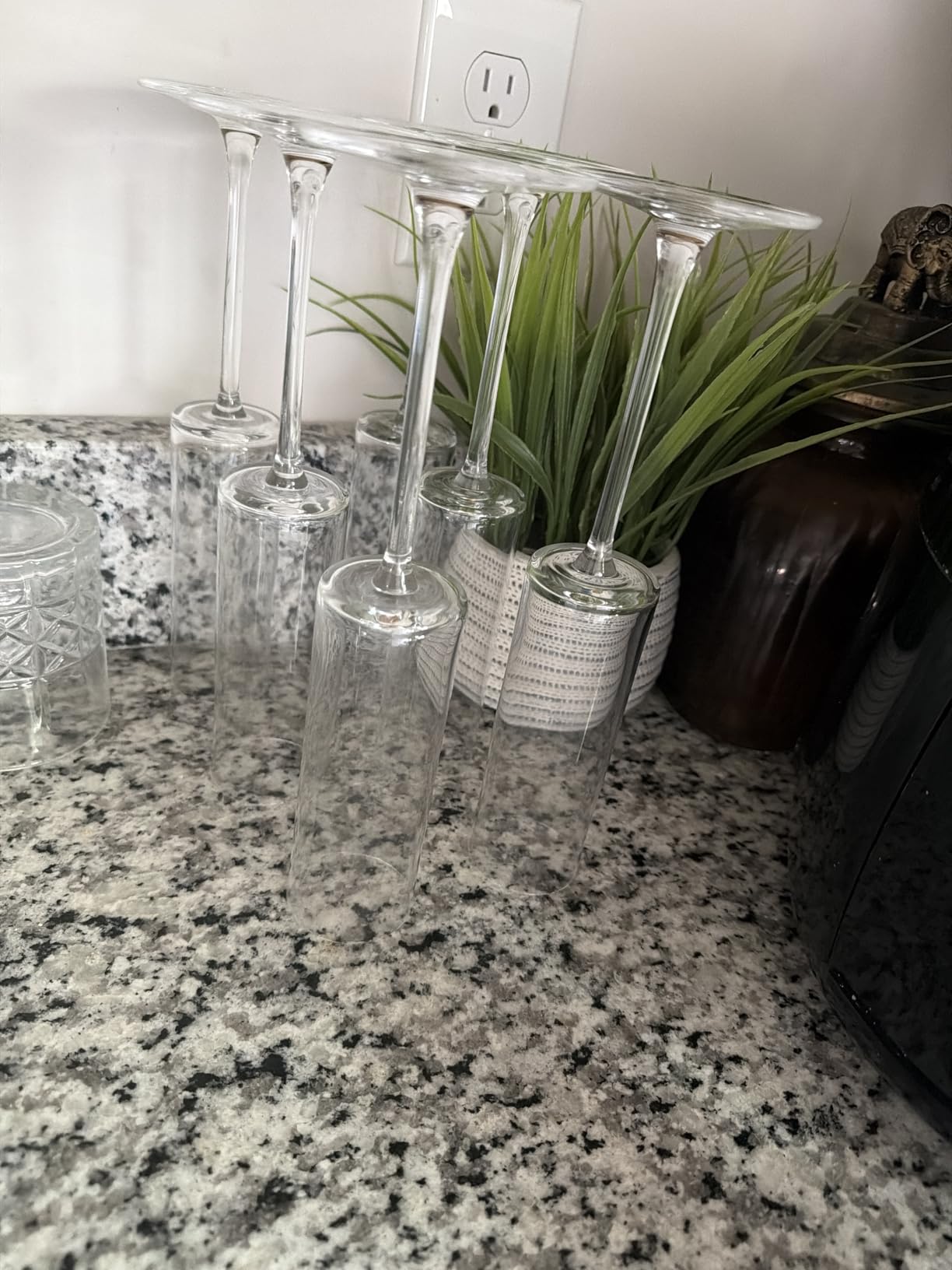 BACLIFE Crystal Champagne Flutes Set of 6 - Hand Blown Champagne Glasses With Long Stem - 6.5 oz Elegant Sparkling Wine Stemware - Unique Gift for Father's Day,Birthday,Wedding - Clear customer photo 1