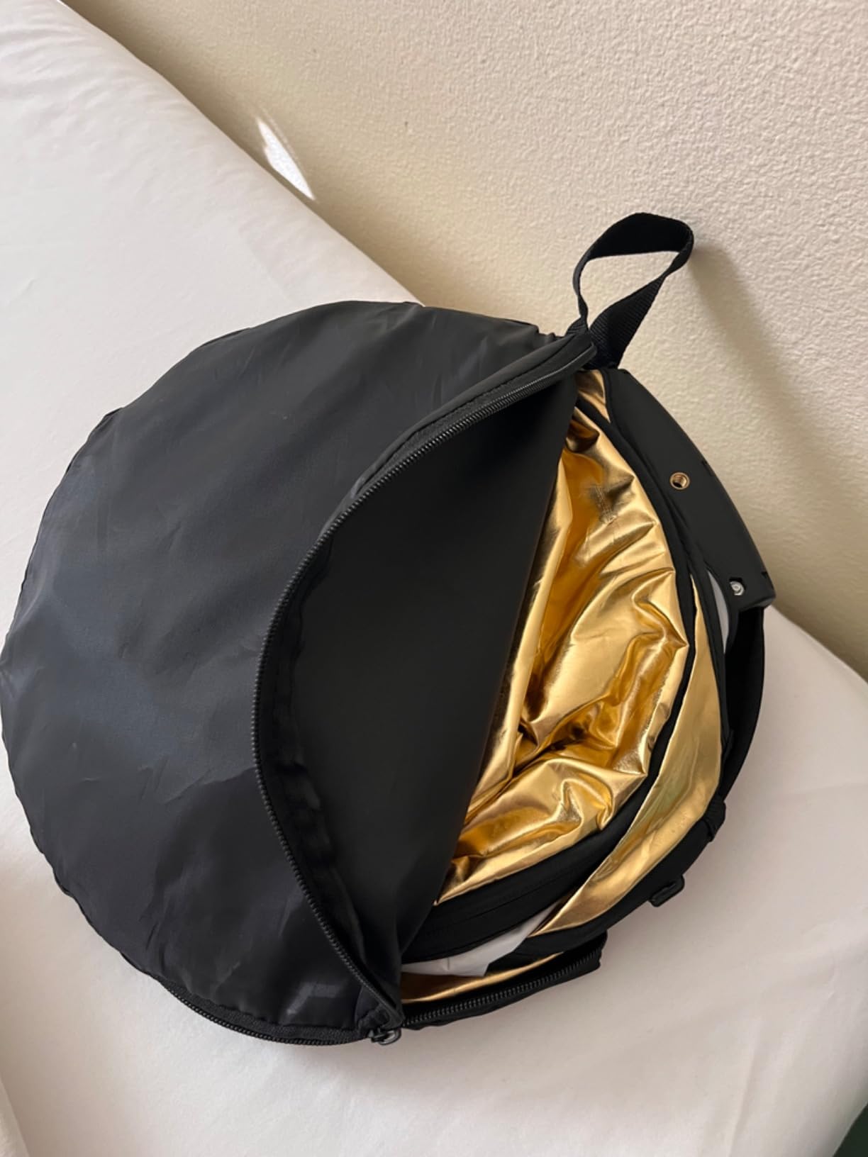 WELLMAKING 32 Inch (80cm) Reflector Photography, Collapsible Light Reflector with Bag & tilt Adapter, 5 in 1 Handle Reflector for Studio & Outdoor Lighting - Translucent, Silver, Gold, White and Black customer photo 1