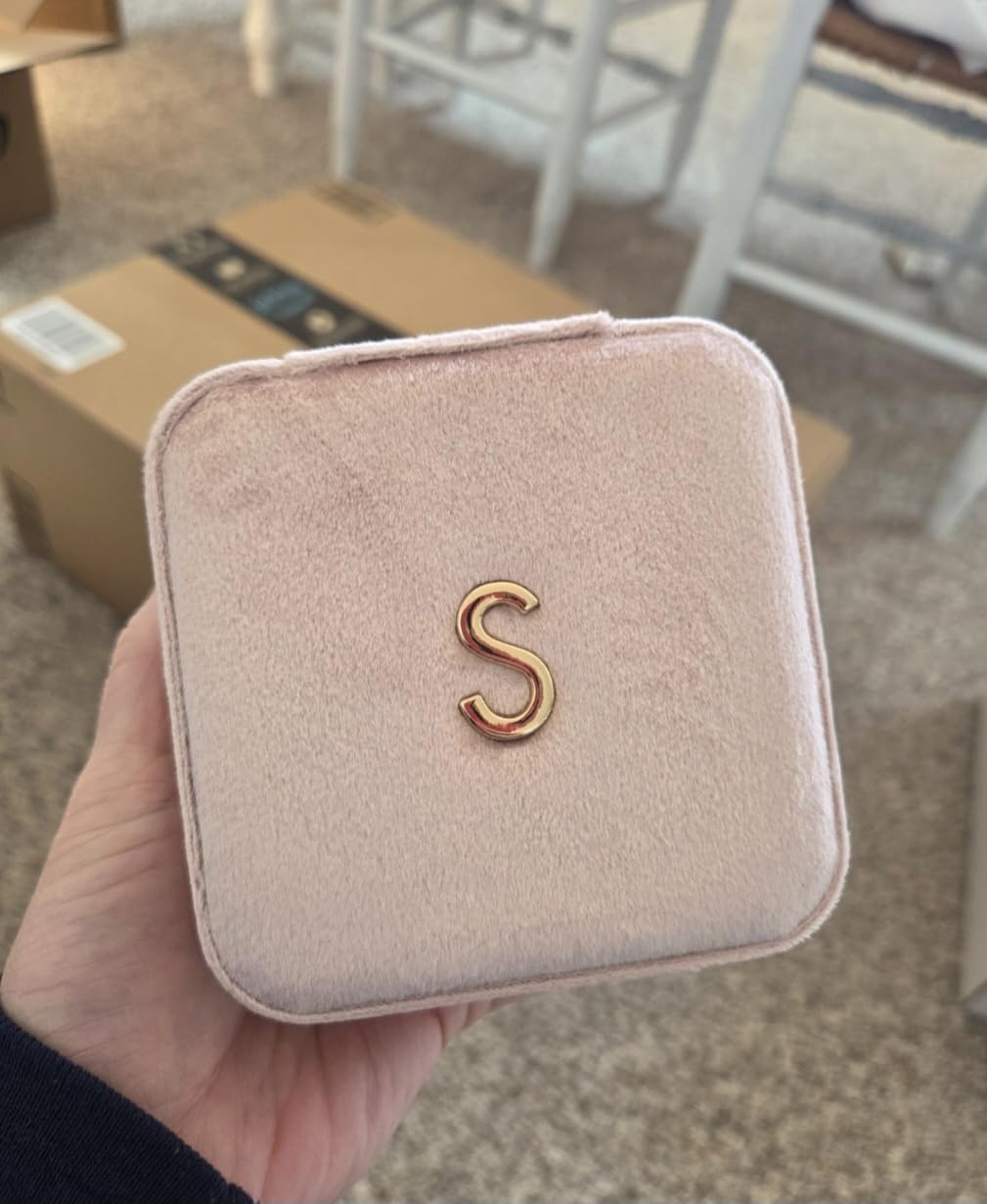 VLANDO Wedding Gifts for Women, Jewelry Box, Bridal Shower Gifts, Bridesmaid Gifts for Wedding Day Bride Gifts, Personalized Jewelry Case - Letter D, Pink customer photo 2