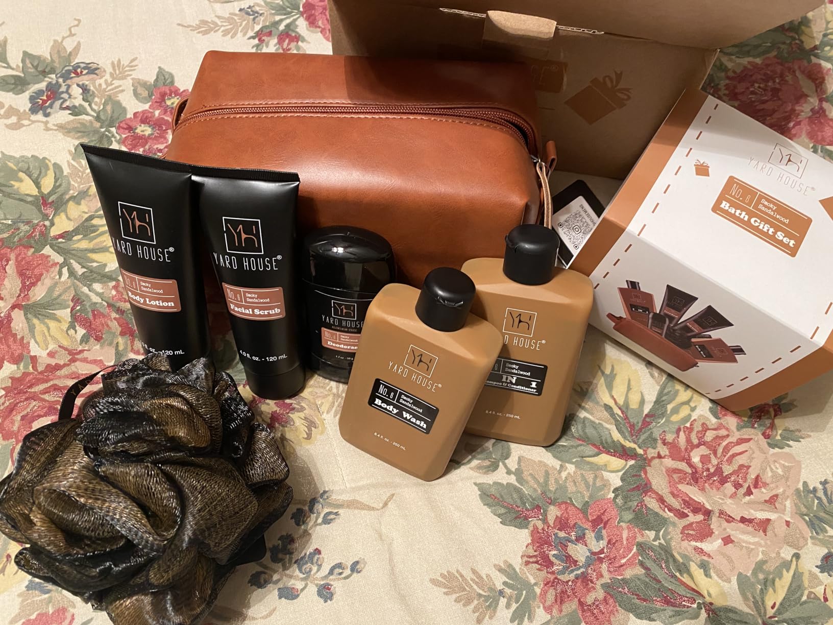 YARD HOUSE Luxury Mens Bath and Body Gift Set Basket For Him - Smoky Sandalwood - All Natural Skin Care Kit For Men with Full Size Body Wash, Facial Scrub, Body Lotion, Deodorant in Leather Toiletry Bag customer photo 2