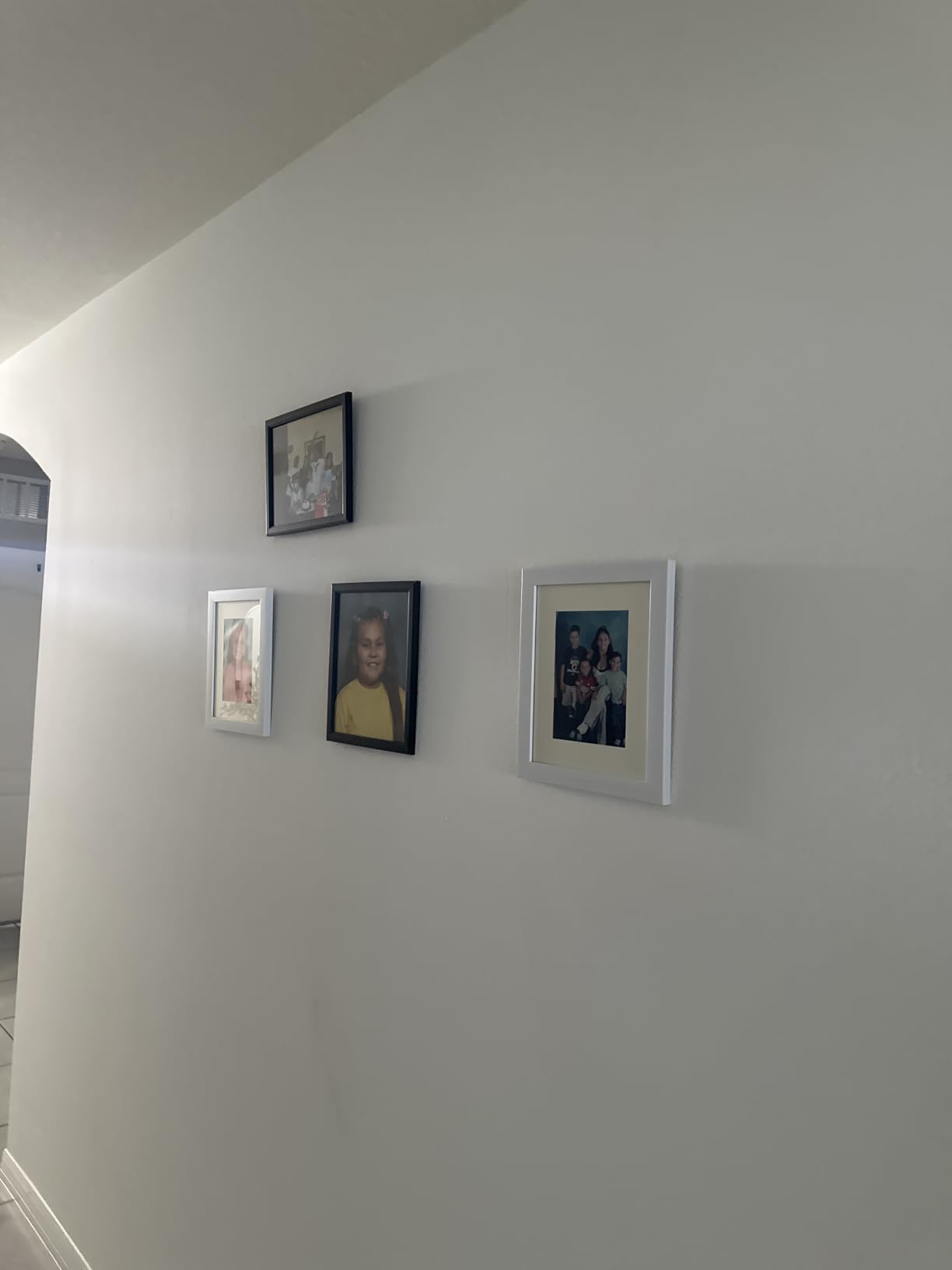 Vittanly 8x10 Picture Frames Set of 9, Shatter Resistant Plexiglass, Display 5x7 Pictures with Mat or 8x10 without Mat, Photo Frames for Wall or Tabletop, Engineered Wood, Black customer photo 2
