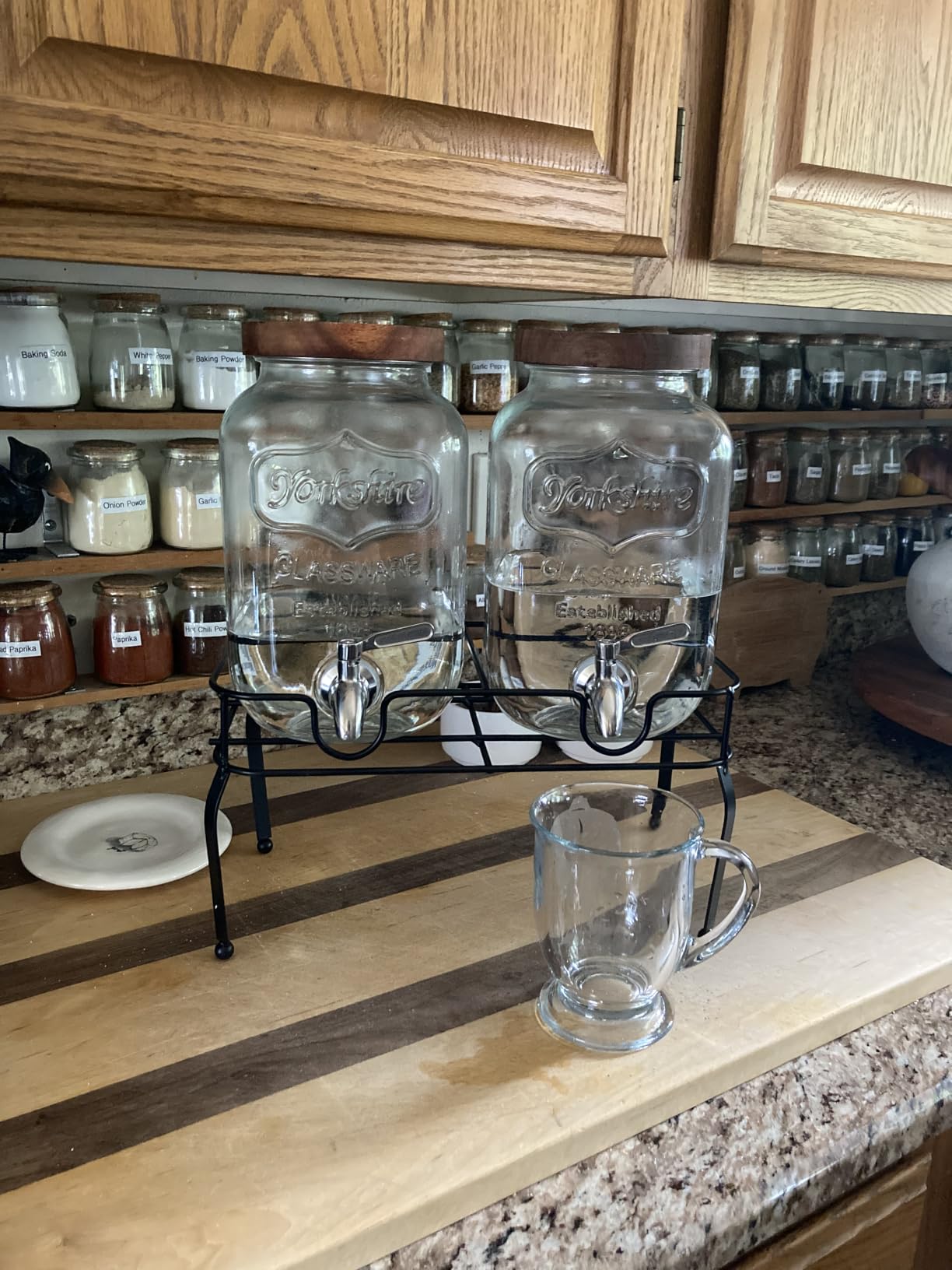 mustry Glass Drink Dispenser for Parties, 1 Gallon Beverage Dispenser with Stand and Spigot Solid Stainless Steel, Used as Lemonade Dispenser Sun Tea Jar Kombucha Jar, Set of 2 customer photo 1