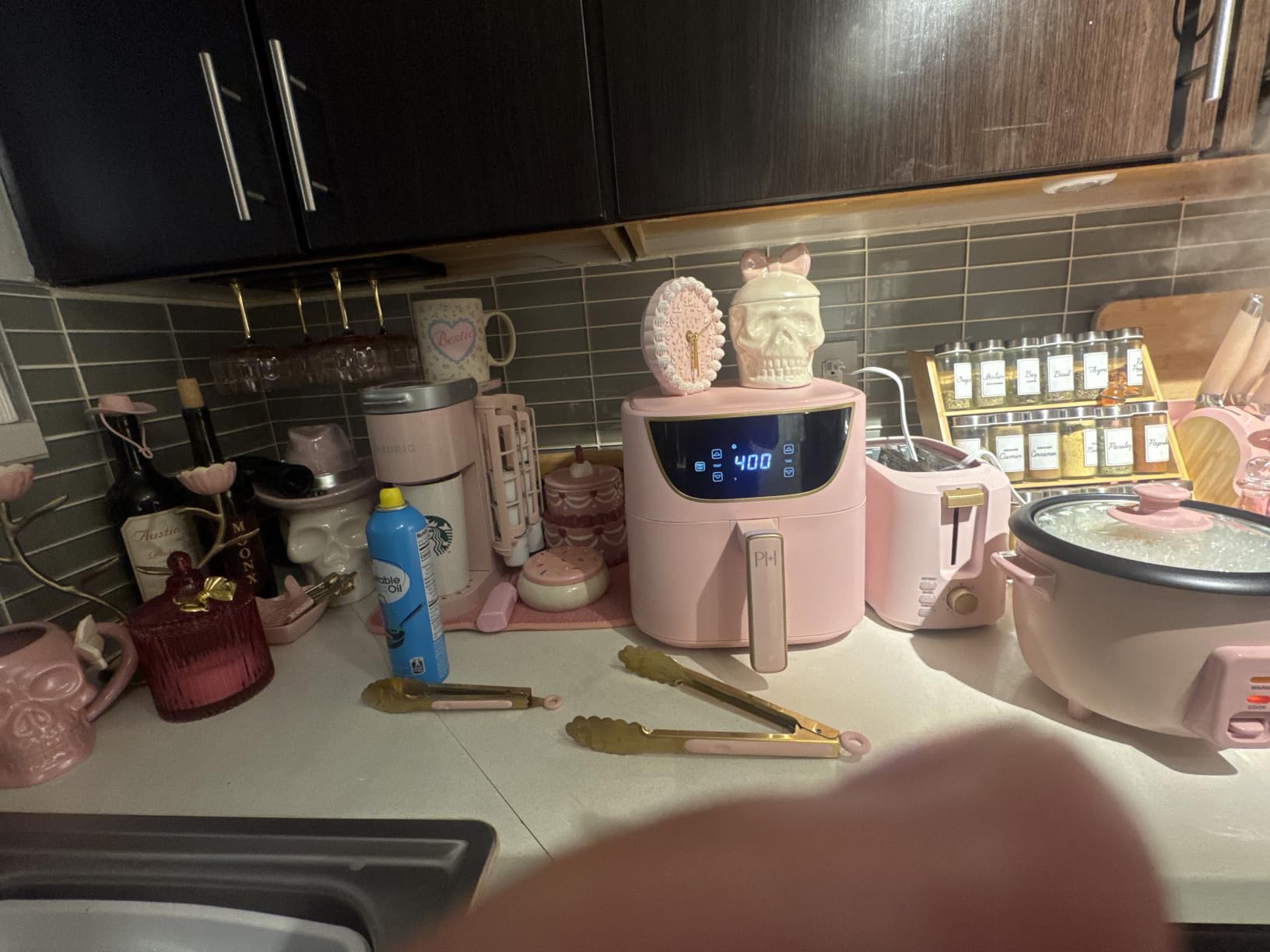 Paris Hilton 6-Quart Air Fryer, Nonstick Basket Made Without PFAS, Touchscreen, 8-in-1 (Fry, Roast, Broil, Bake, Reheat, Keep Warm, Pizza, Dehydrate), Dishwasher Safe Basket and Crisping Tray, Pink customer photo 1