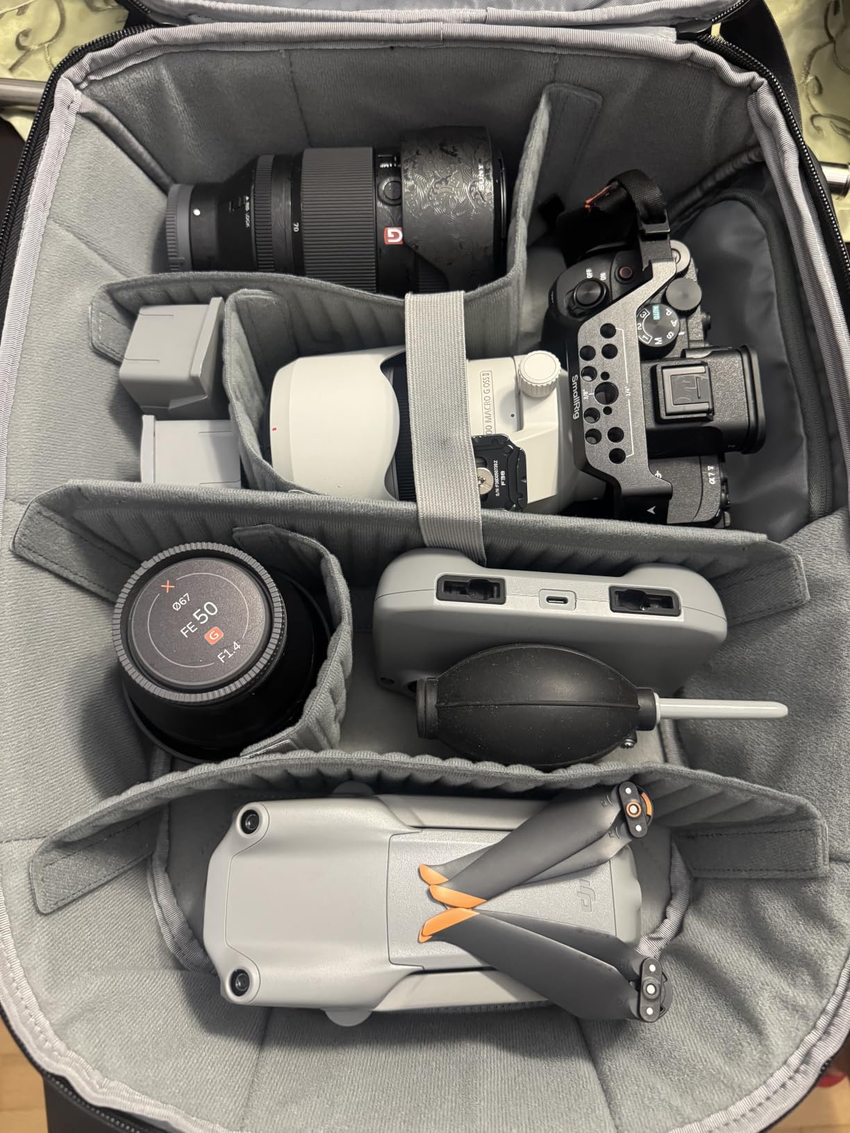 ULANZI 22L Camera Backpack Professional Bag, Water-Resistant Camera Case, Photography Anti Theft Travel for Photographers, DSLR Mirrorless Camera Lens Tripod Holder, 16