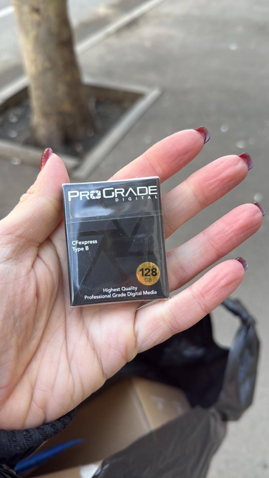 ProGrade Digital CFexpress 4.0 Type B Memory Card, 512GB Gold Series customer photo 1
