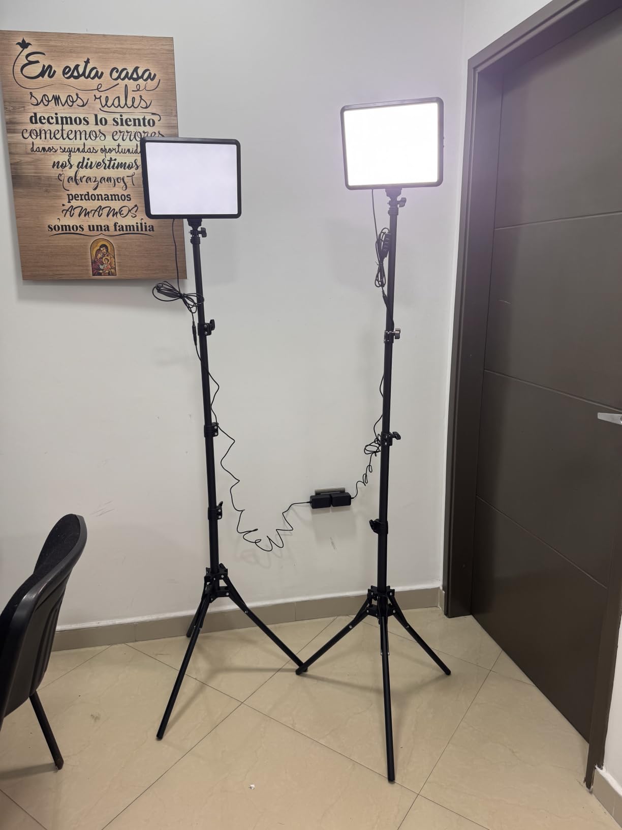2-Pack Photography Lighting Kit, NiceVeedi 25W LED Video Light Kit, 2900-7000K Dimmable Studio Light with Tripod Stand customer photo 2