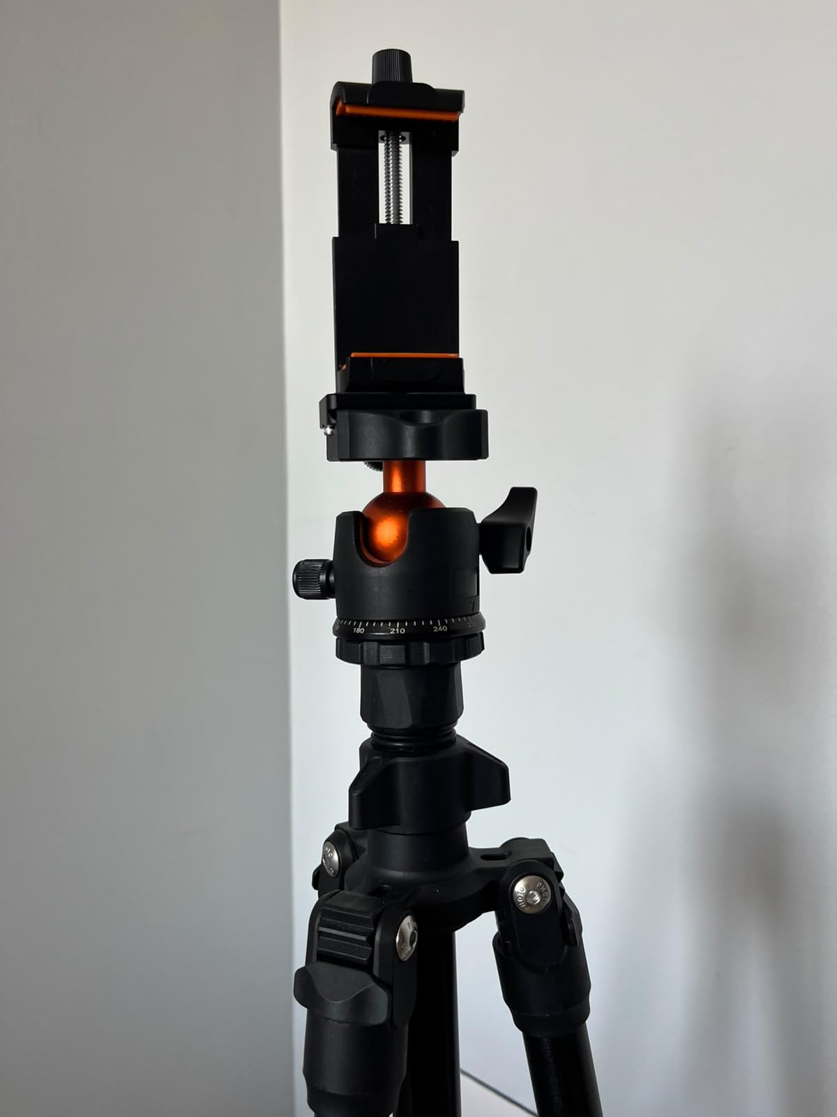 K&F Concept 76 inch Camera Tripod with Rotatable Multi-Angle Center Column, Lightweight Travel Outdoor DSLR Tripods with 360 Degree Ball Head Load Capacity 8kg/17.6lbs, Cellphone Clips for Smartphone customer photo 2