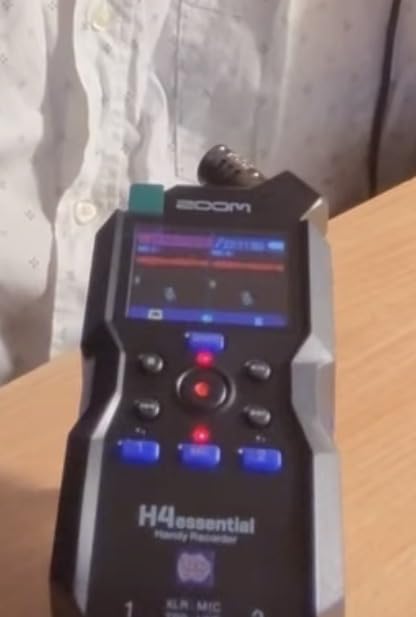 Zoom H4 Essential Handheld Recorder | 32-Bit Float, 4 Tracks, Stereo Mics, 2 XLR/TRS Inputs, USB Audio Interface customer photo 1